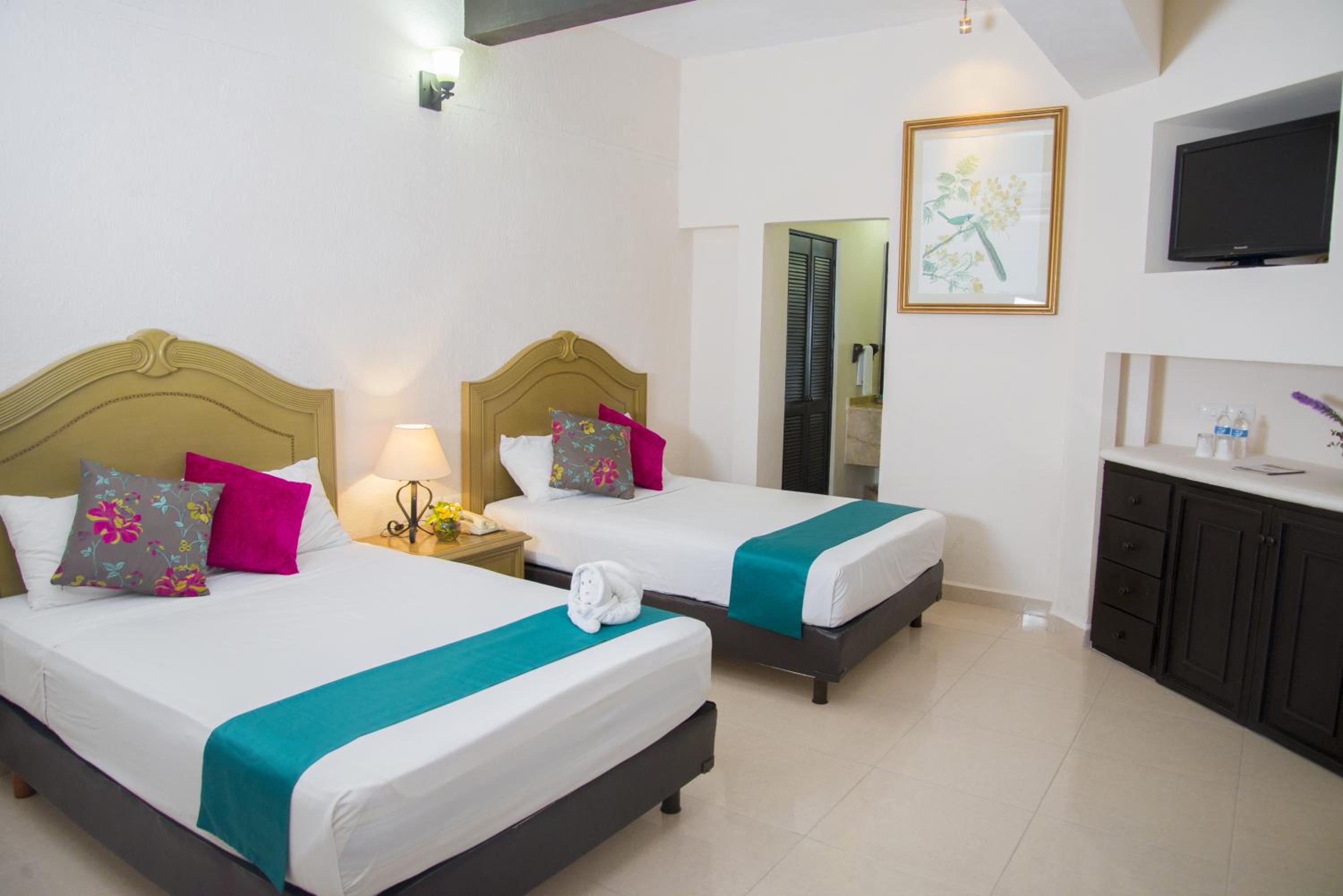 Double Room with Two Double Beds - Photo 1