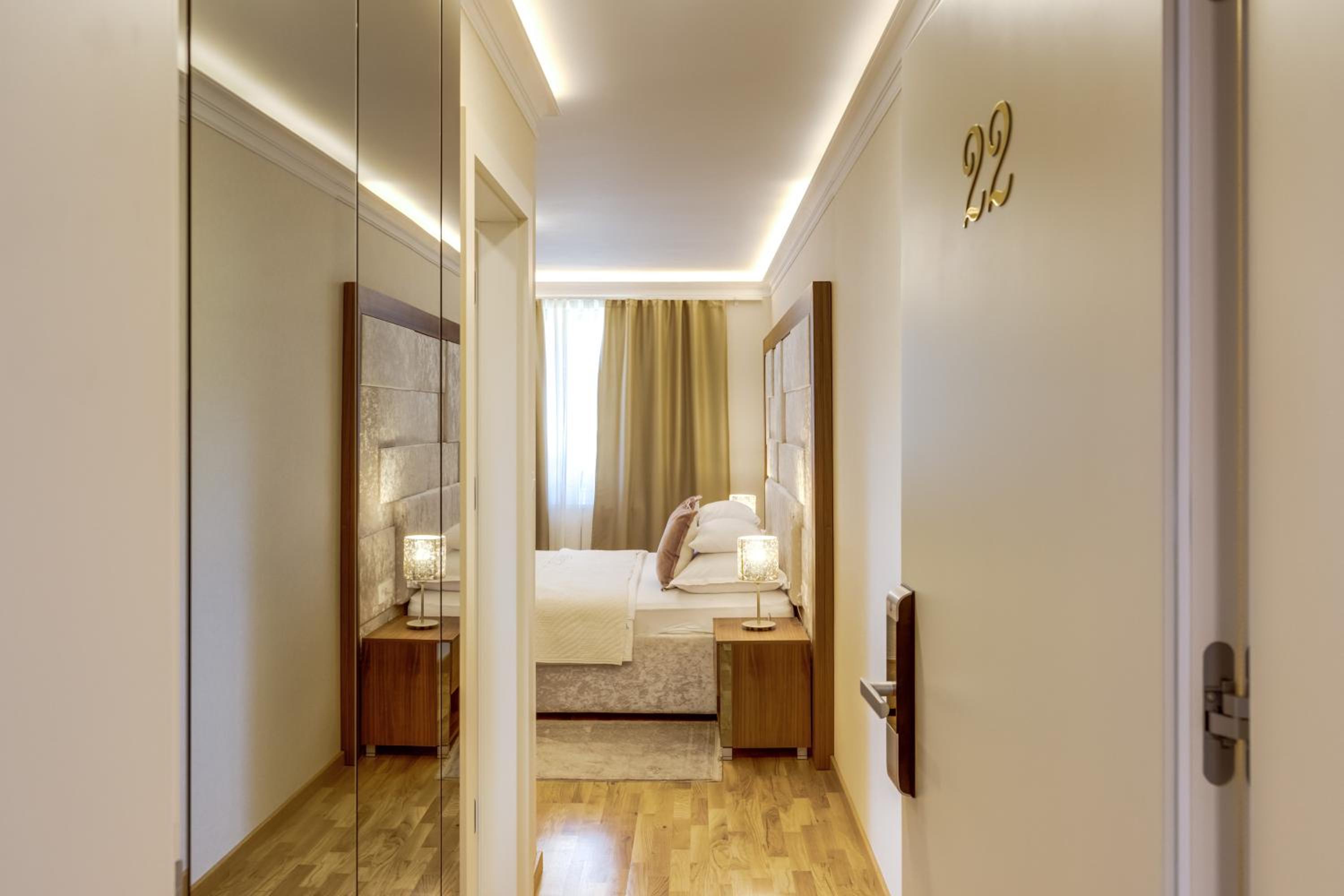 Deluxe Double Room - Photo 3