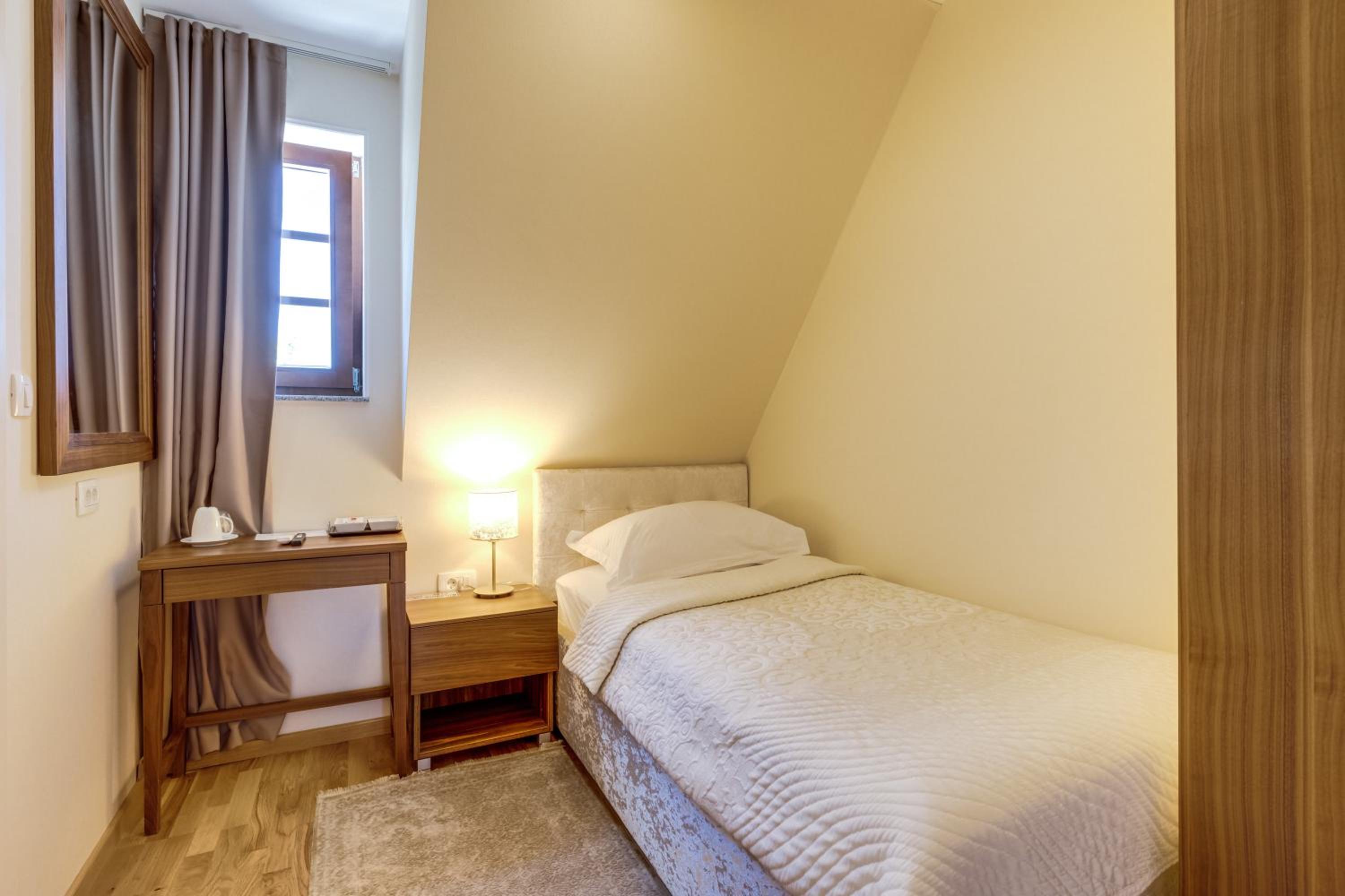 Deluxe Single Room