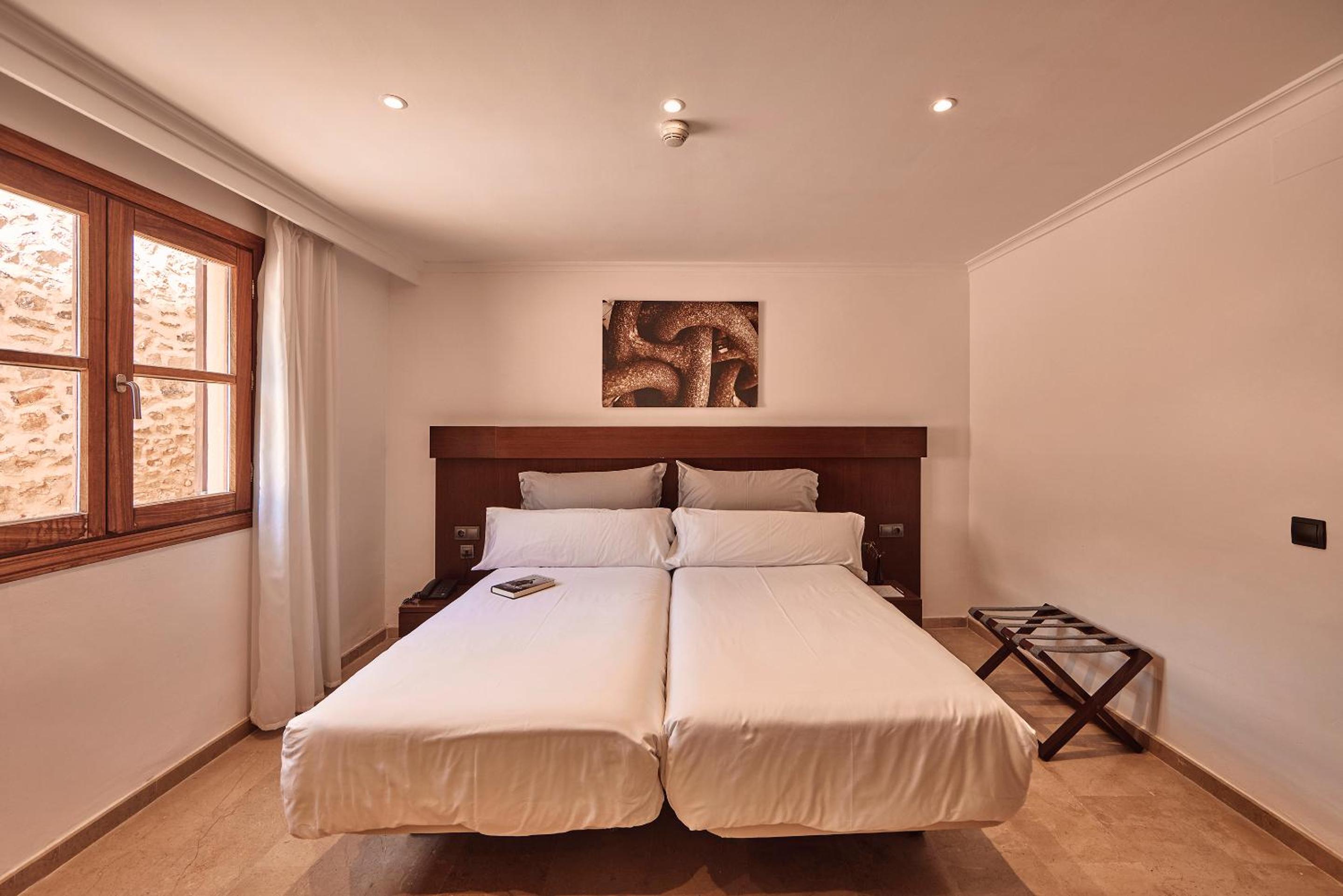 Twin Room - Spa Access Not Included - Photo 3