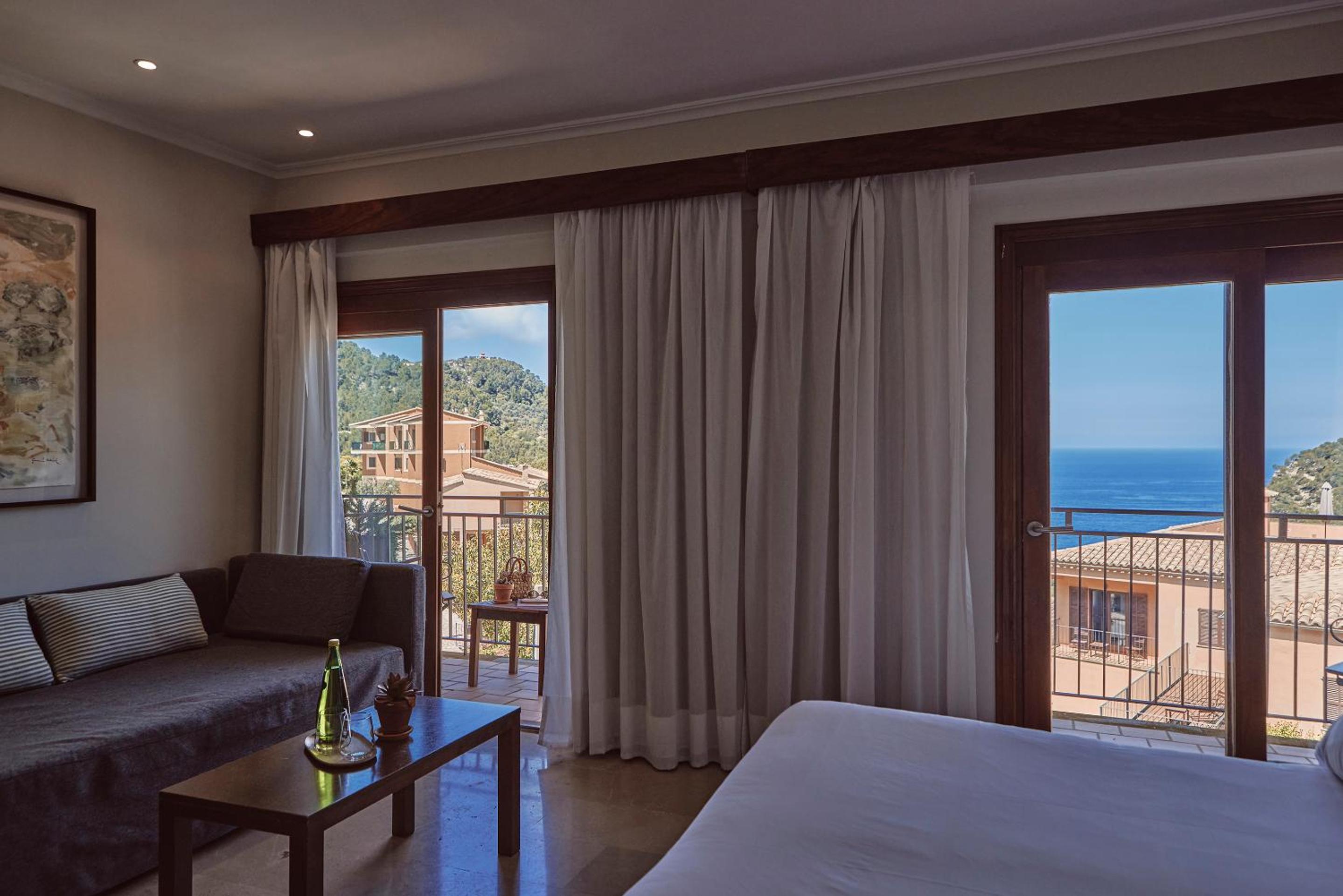 Junior Suite with Balcony and Sea View - Spa Access Not Included - Photo 6