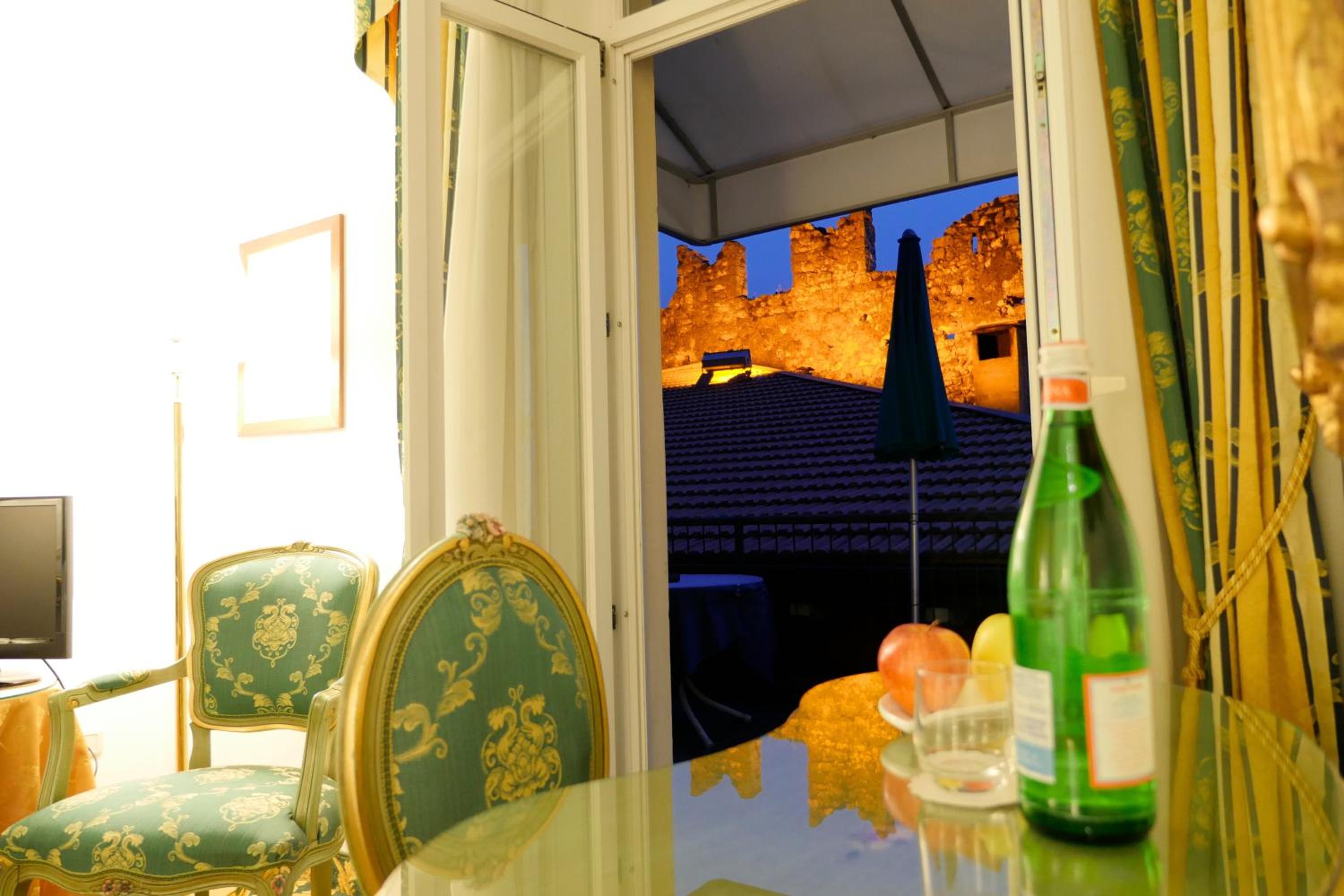 Prestige Double Room with Balcony and Lake View - Photo 6