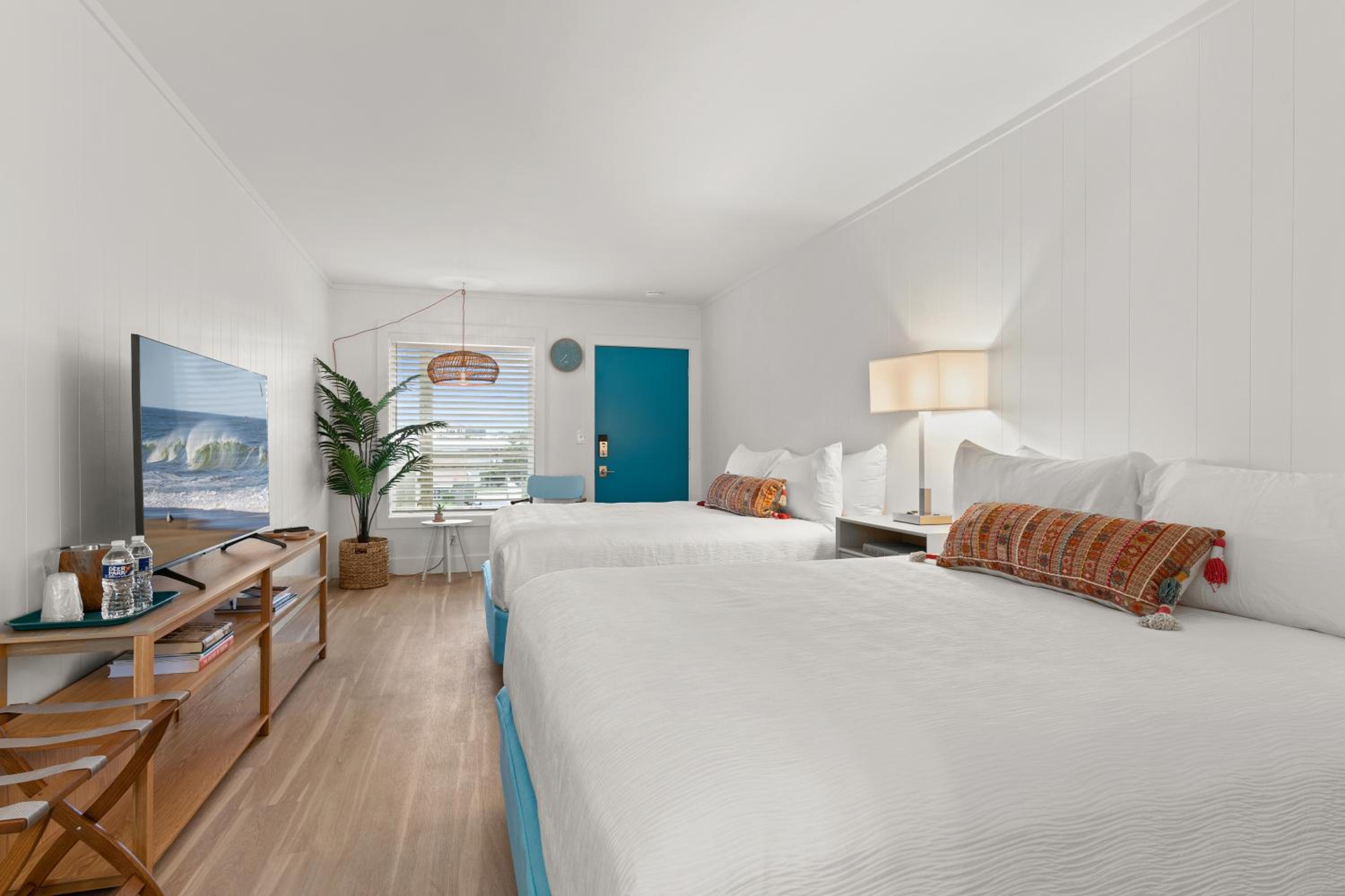 Queen Room with Two Queen Beds photo 1