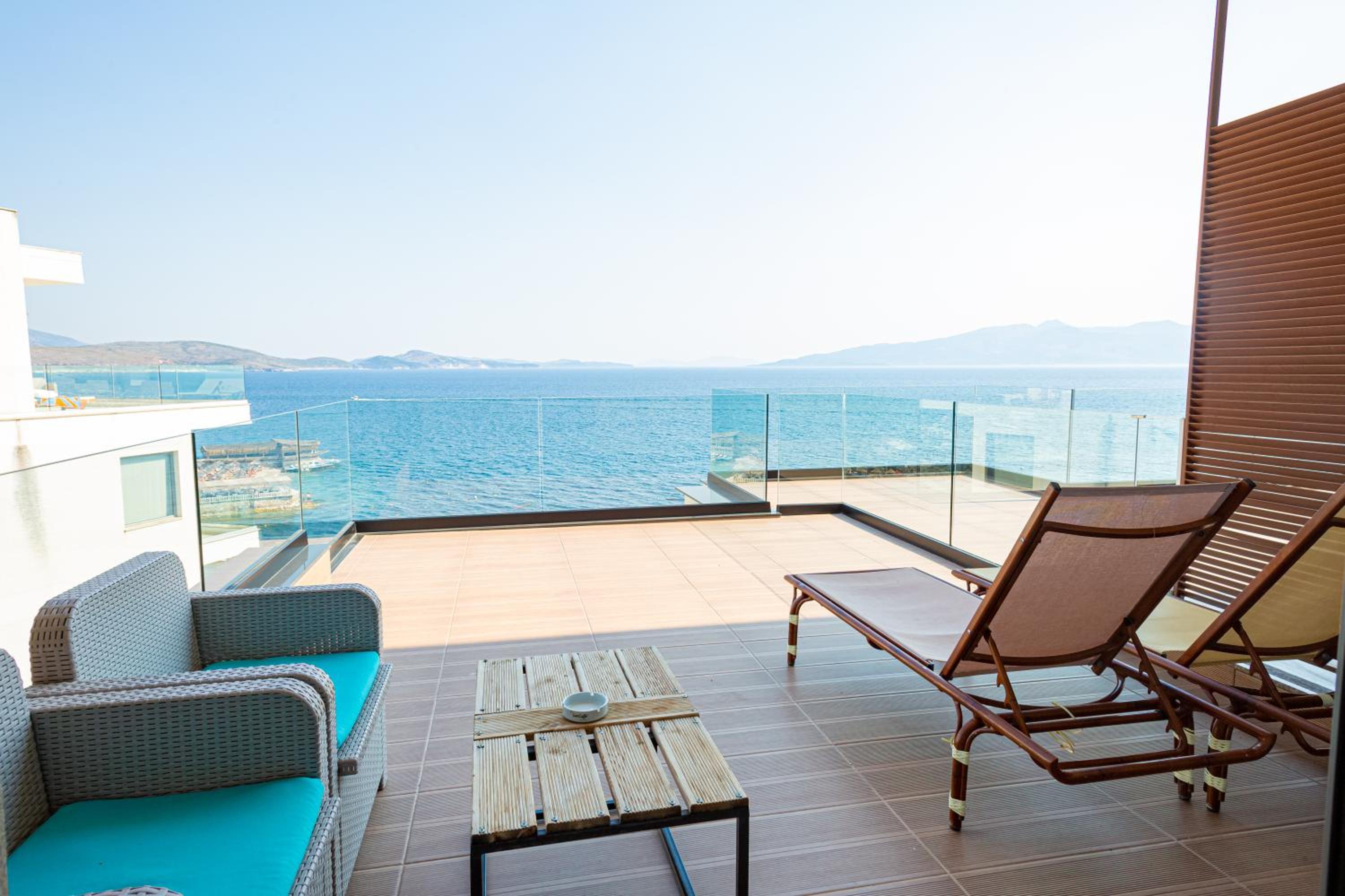Deluxe Double Room with Sea View photo 3