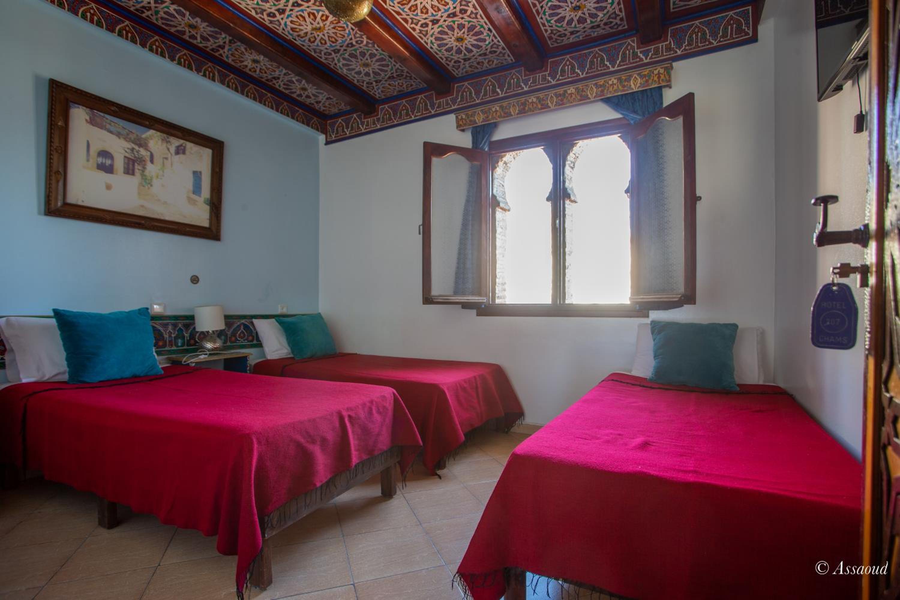 Economy Triple Room with Shared Bathroom photo 3