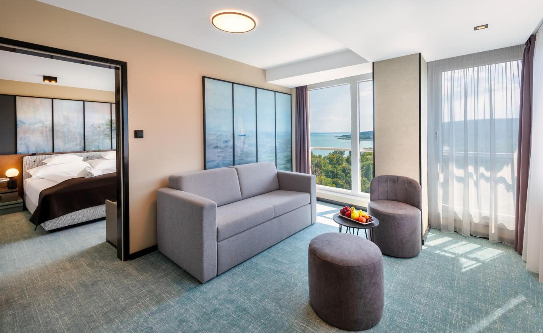 Suite - Photo 4