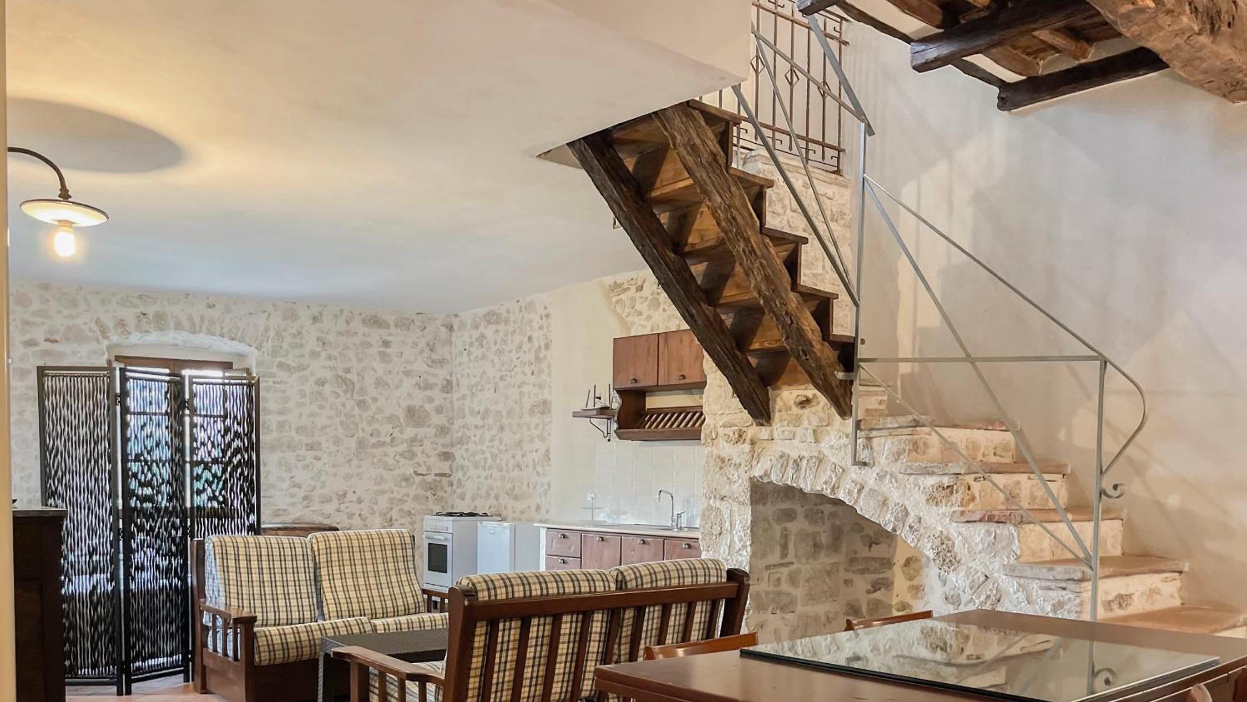 Apartment with Terrace - Photo 6