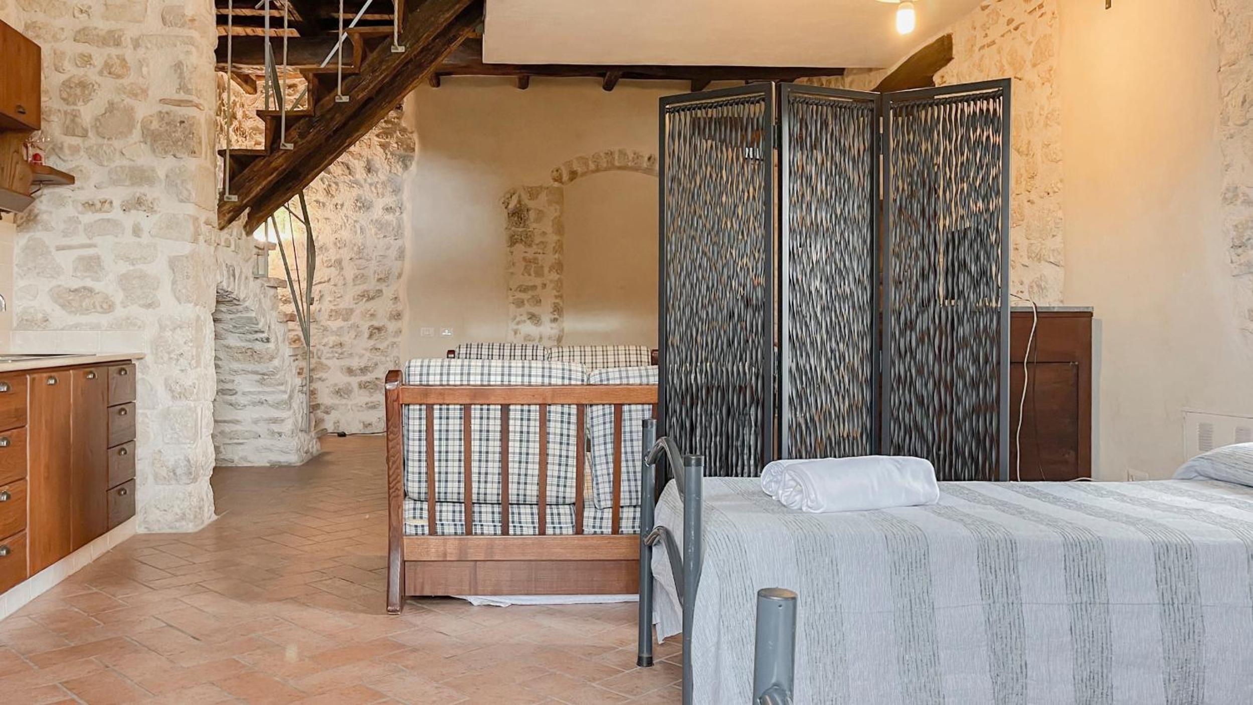 Apartment with Terrace - Photo 13