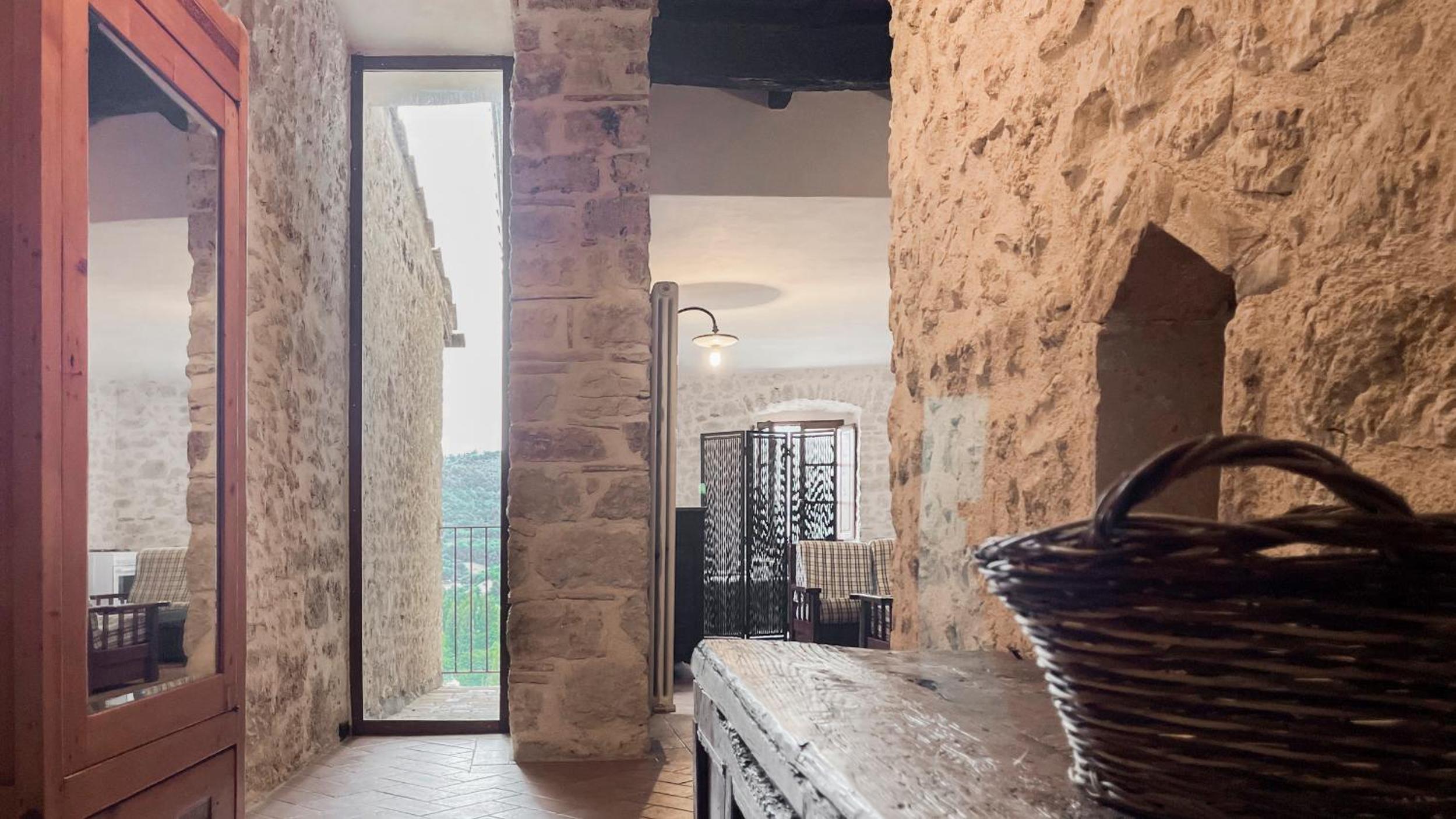 Apartment with Terrace - Photo 17