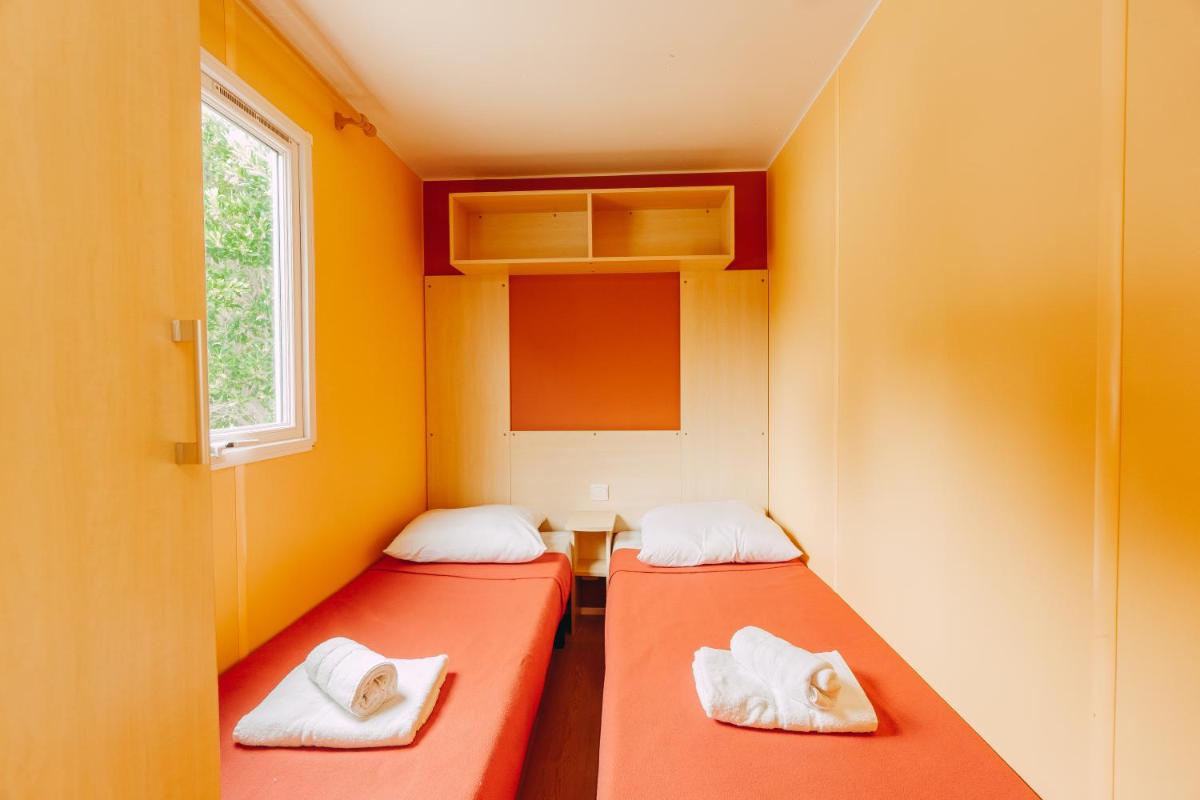 Mobile Home photo 1