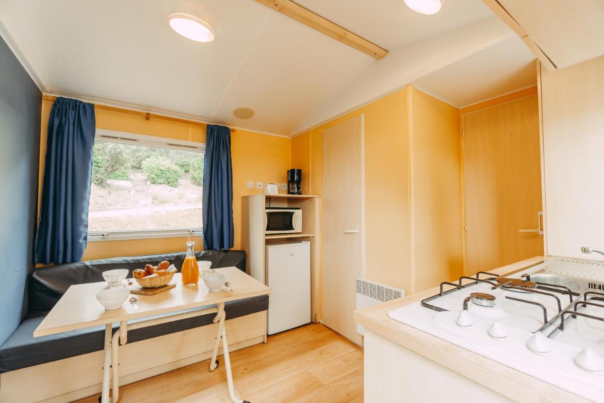 Mobile Home photo 2