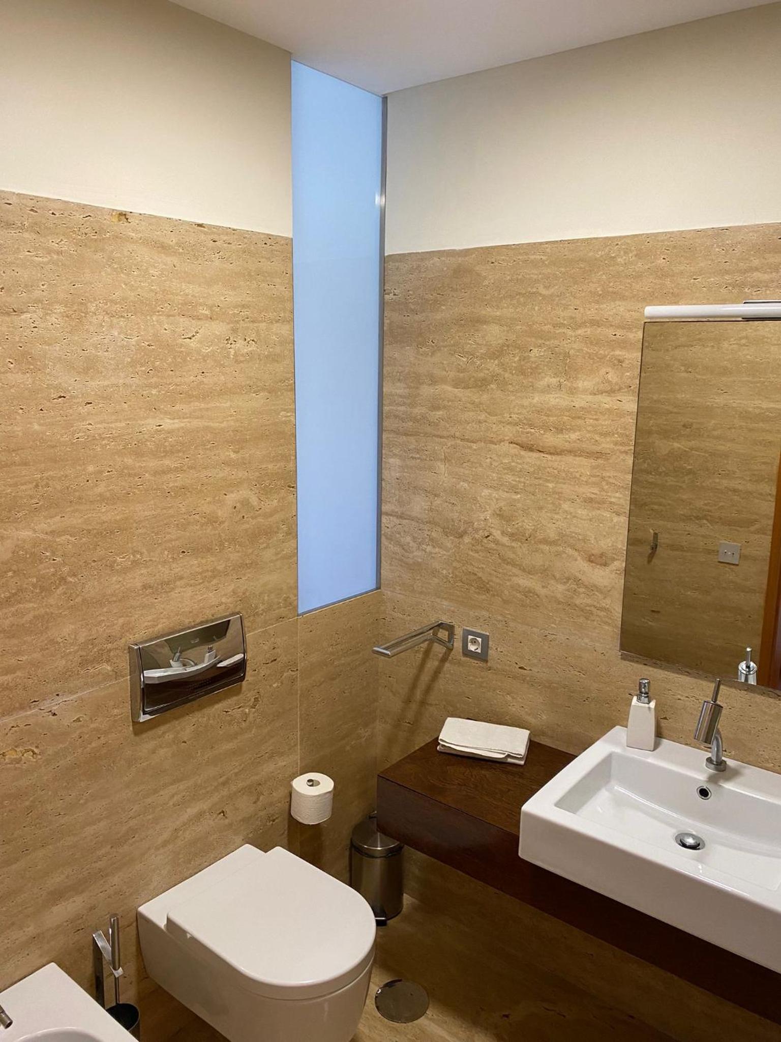 Deluxe Double Room With Bath photo 3