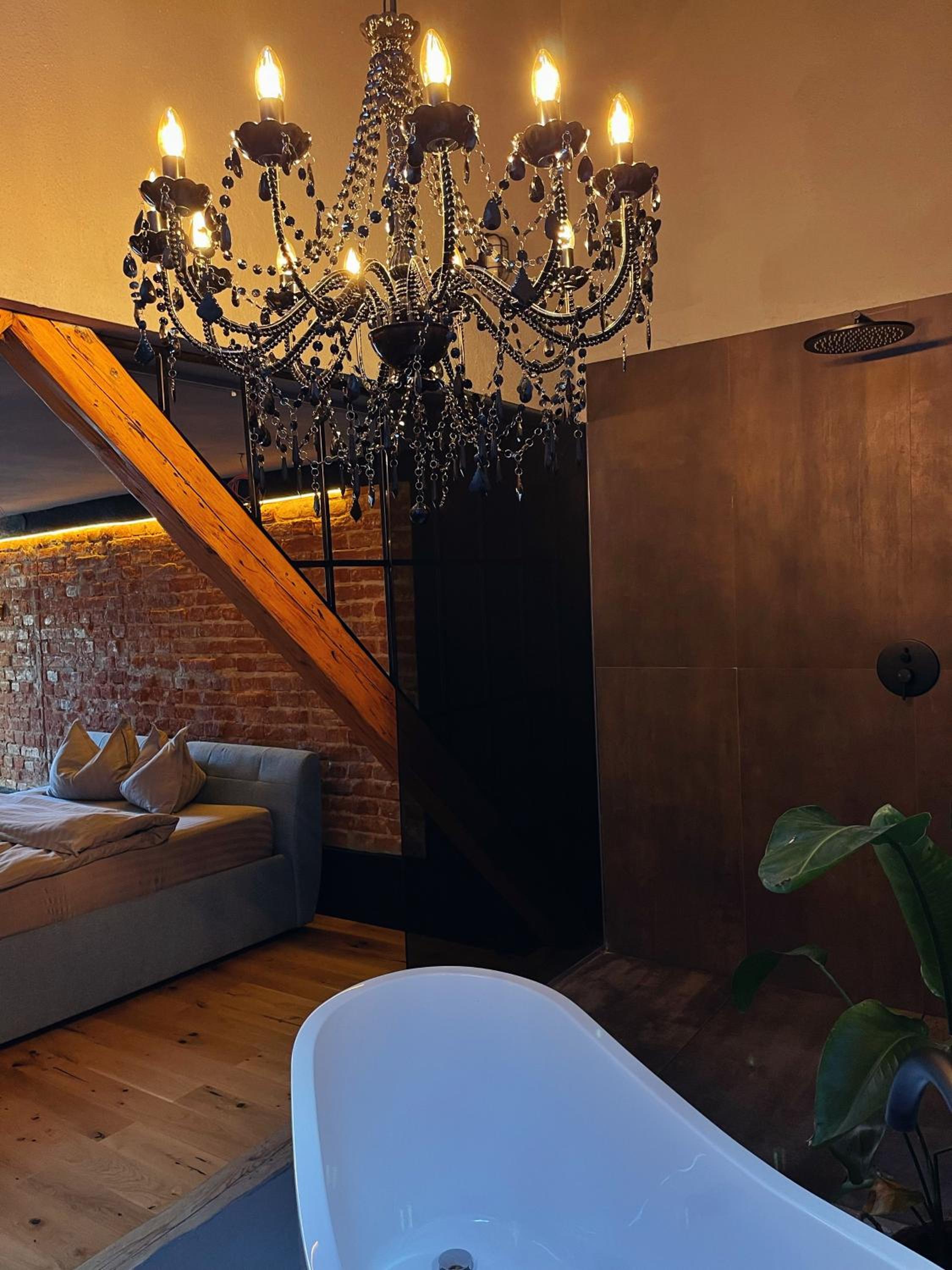 One-Bedroom Apartment - Photo 5