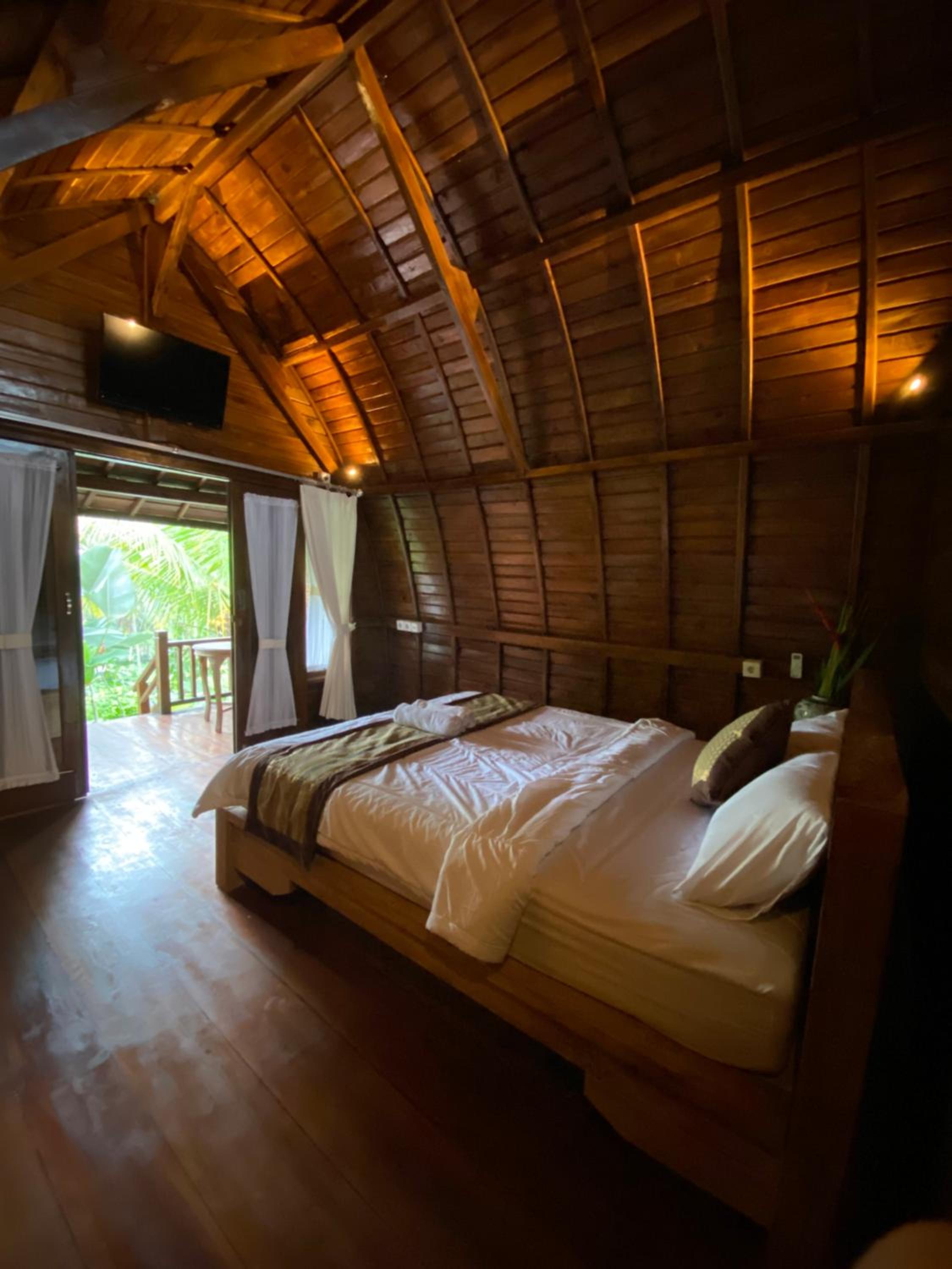 Double Room with Pool View - Photo 9