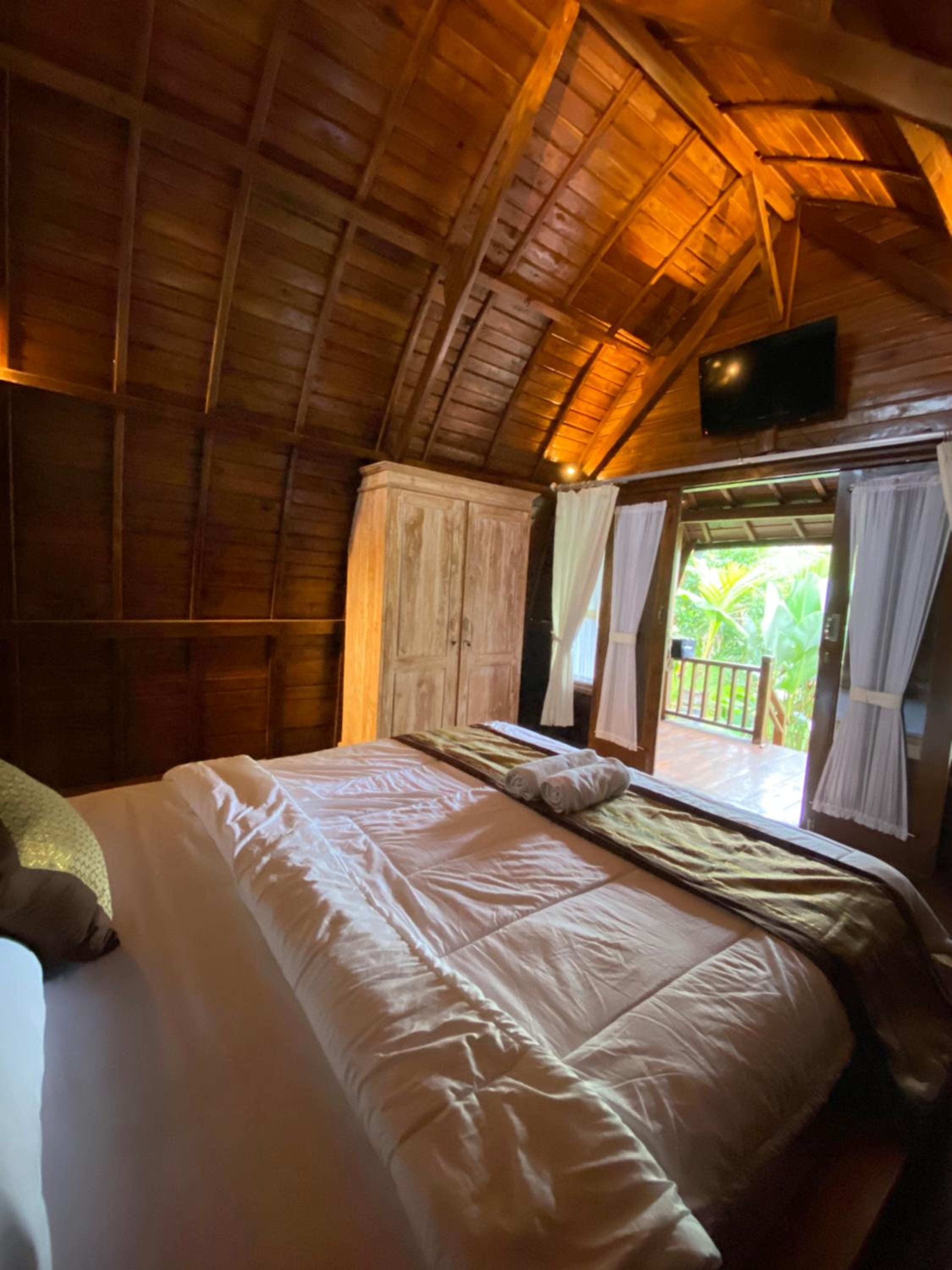 Double Room with Pool View - Photo 1