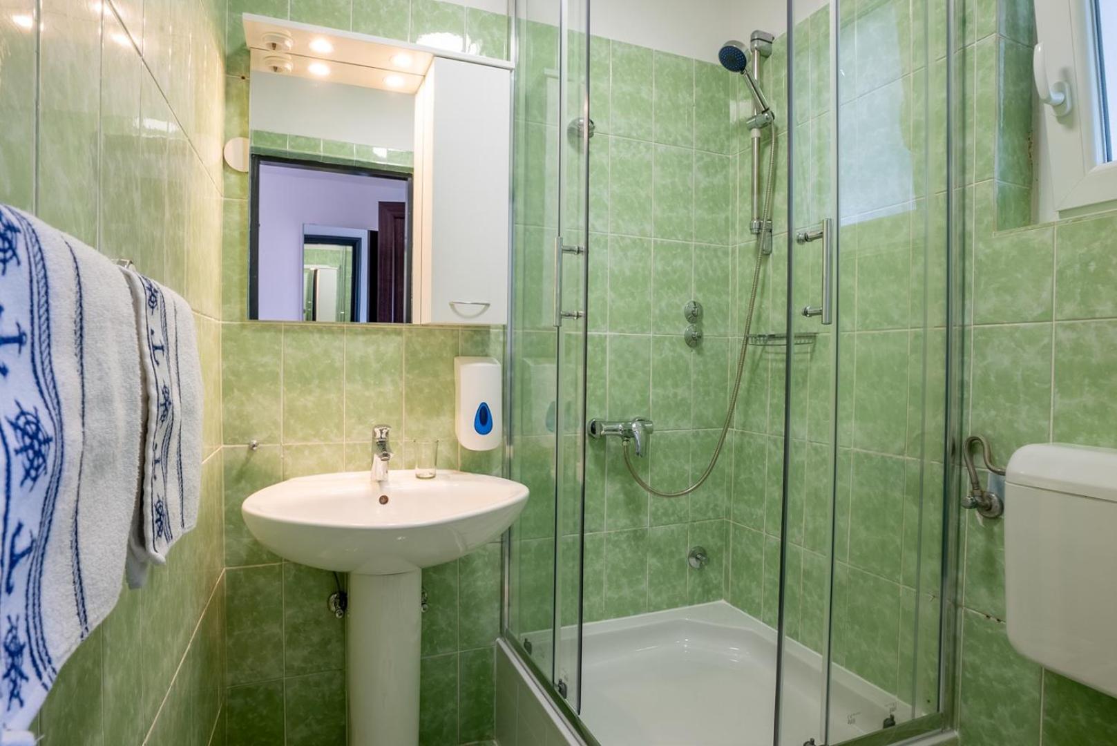 Double Room with Private Bathroom photo 3