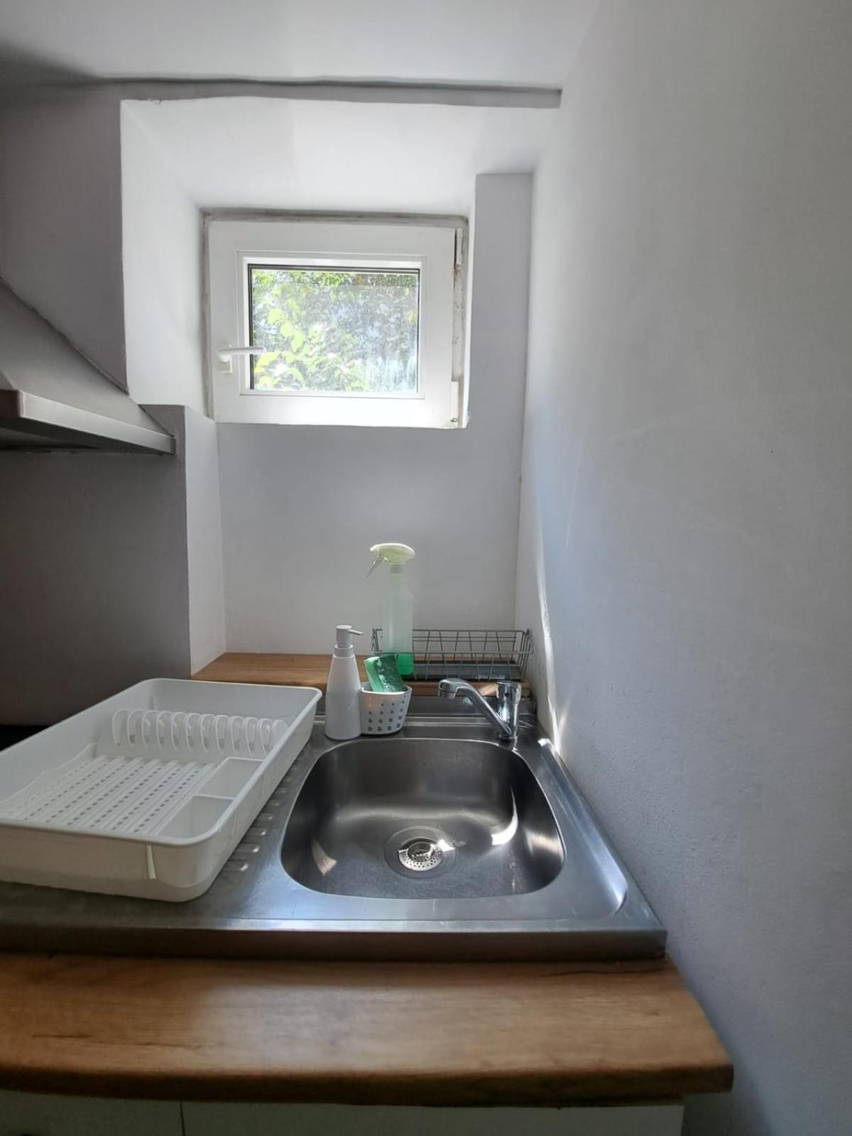One-Bedroom Deluxe Apartment - Photo 6