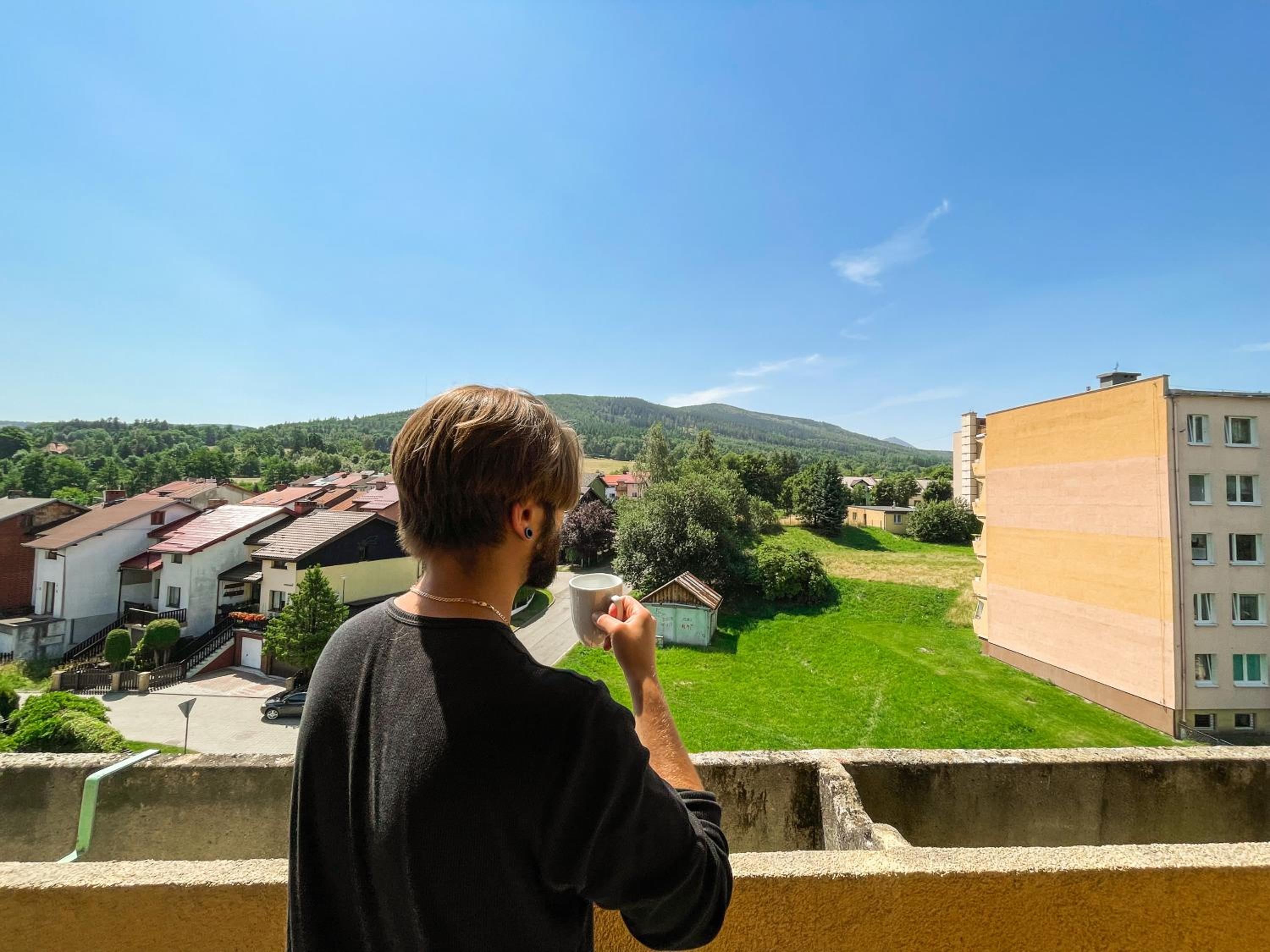 Apartment with Mountain View photo 2