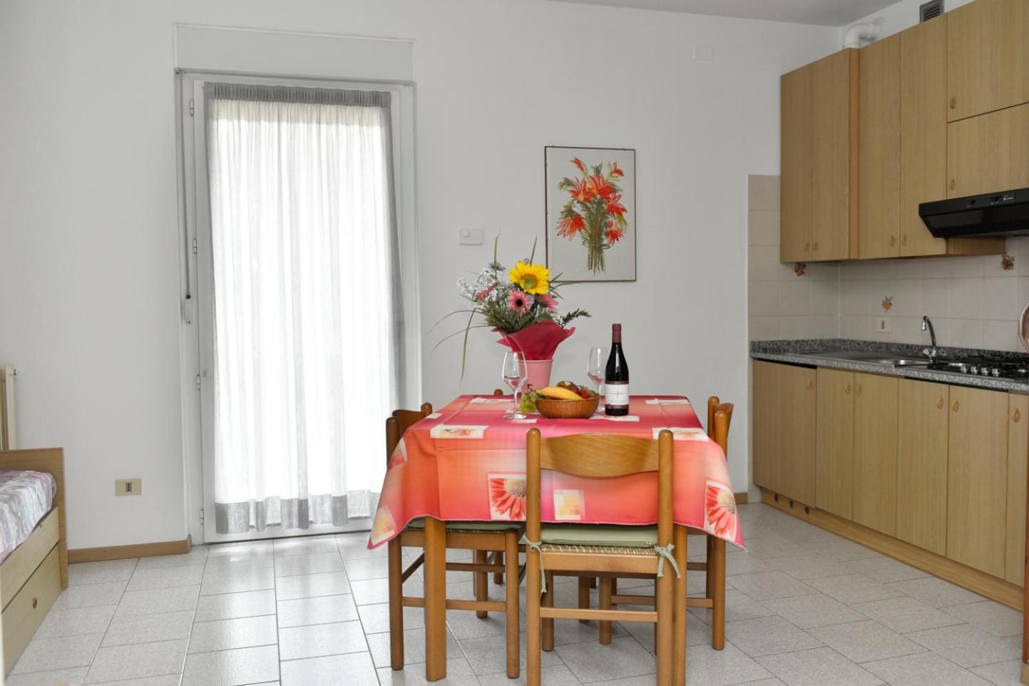 Apartment photo 3