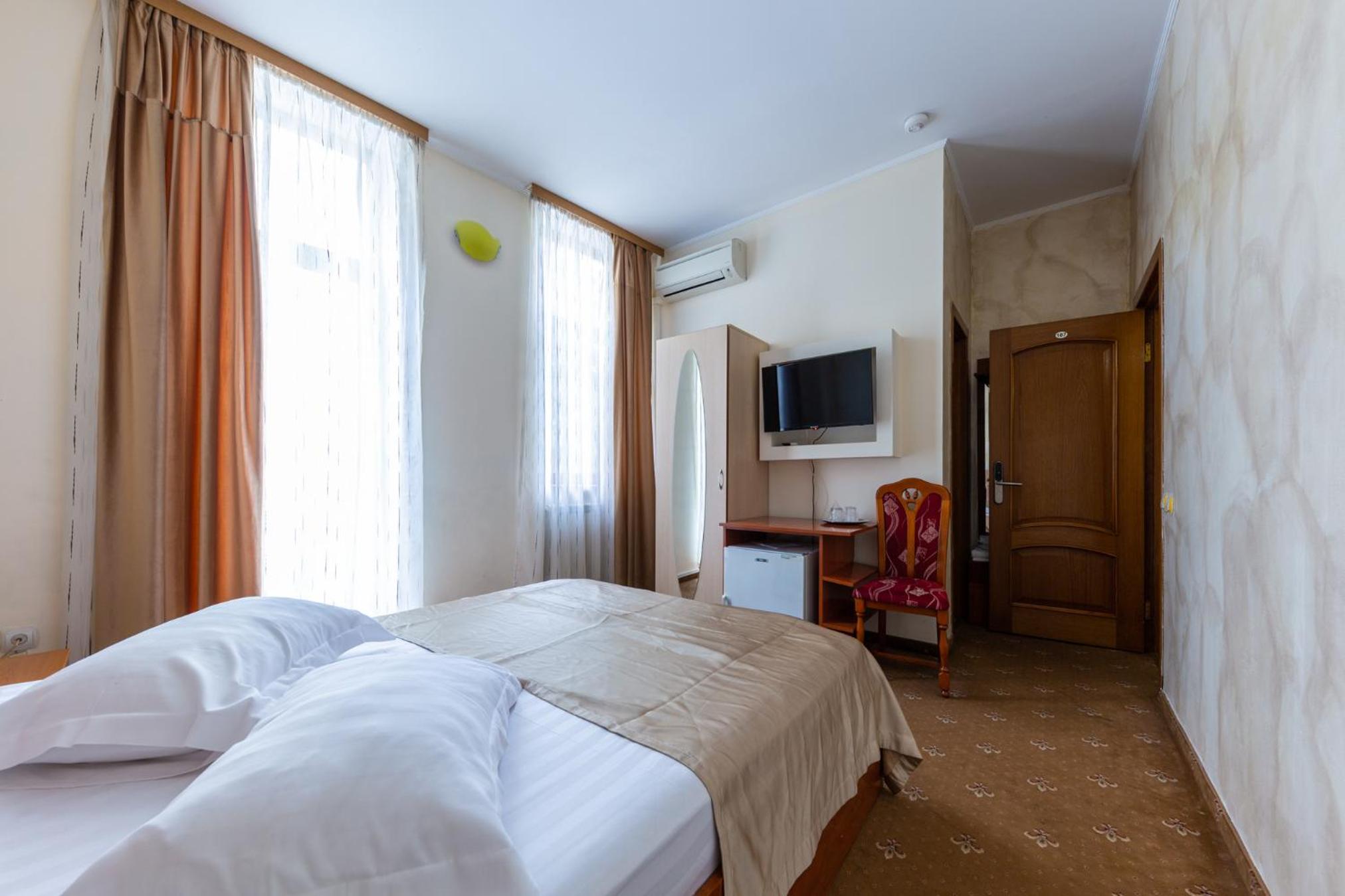 Double Room - Photo 42