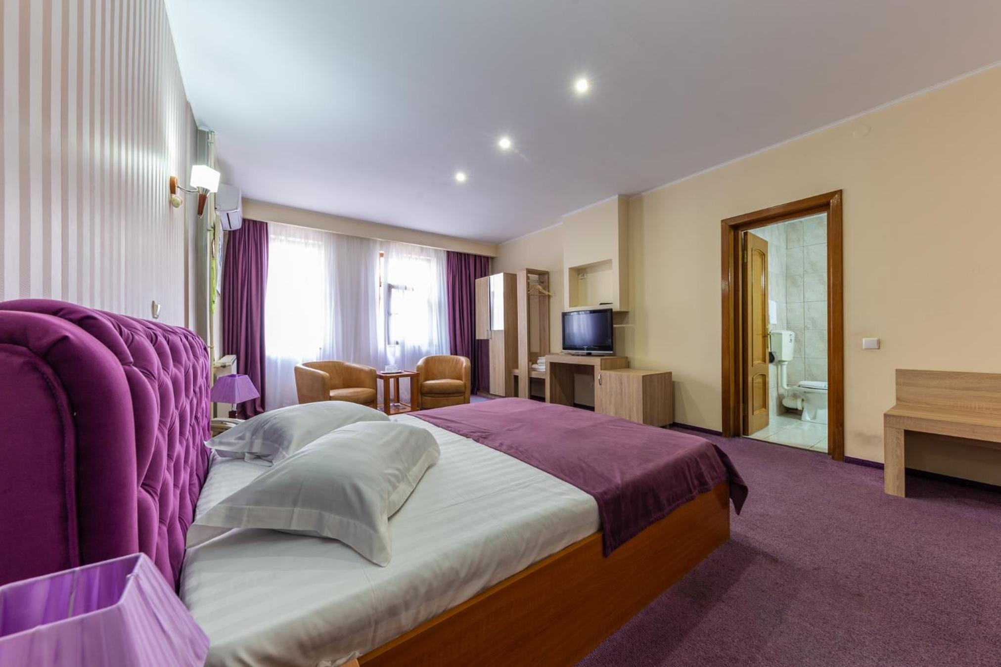 Double Room - Photo 2