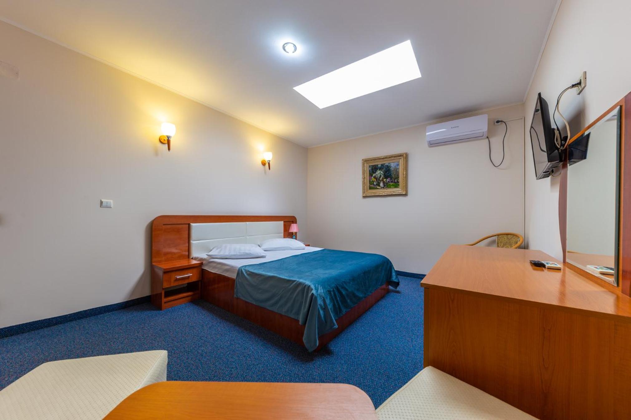 Double Room - Photo 14