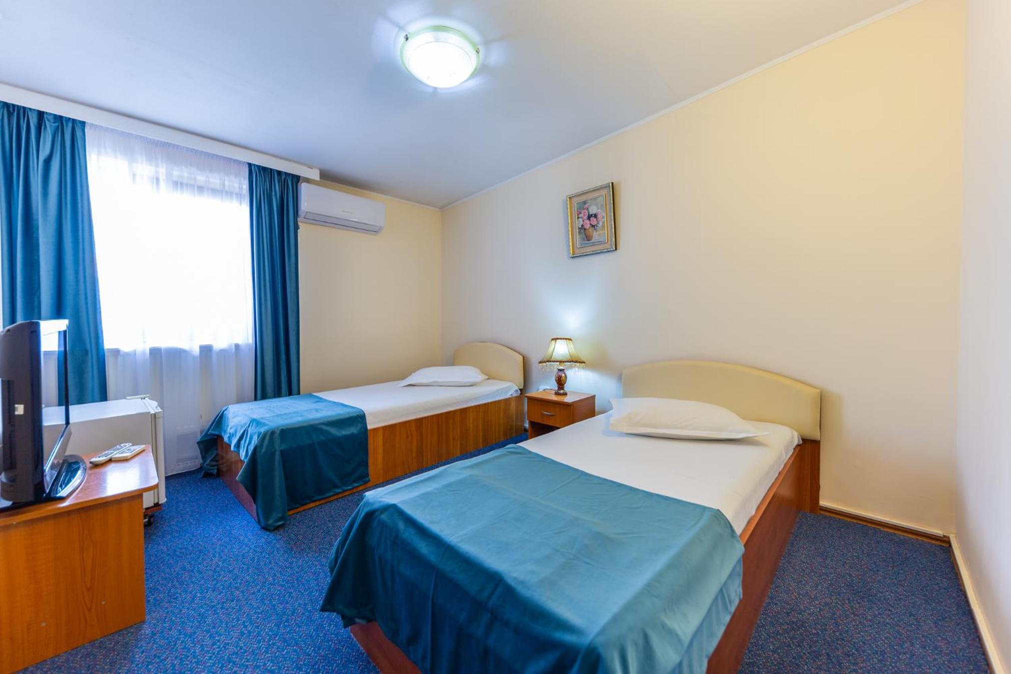 Twin Room - Photo 5