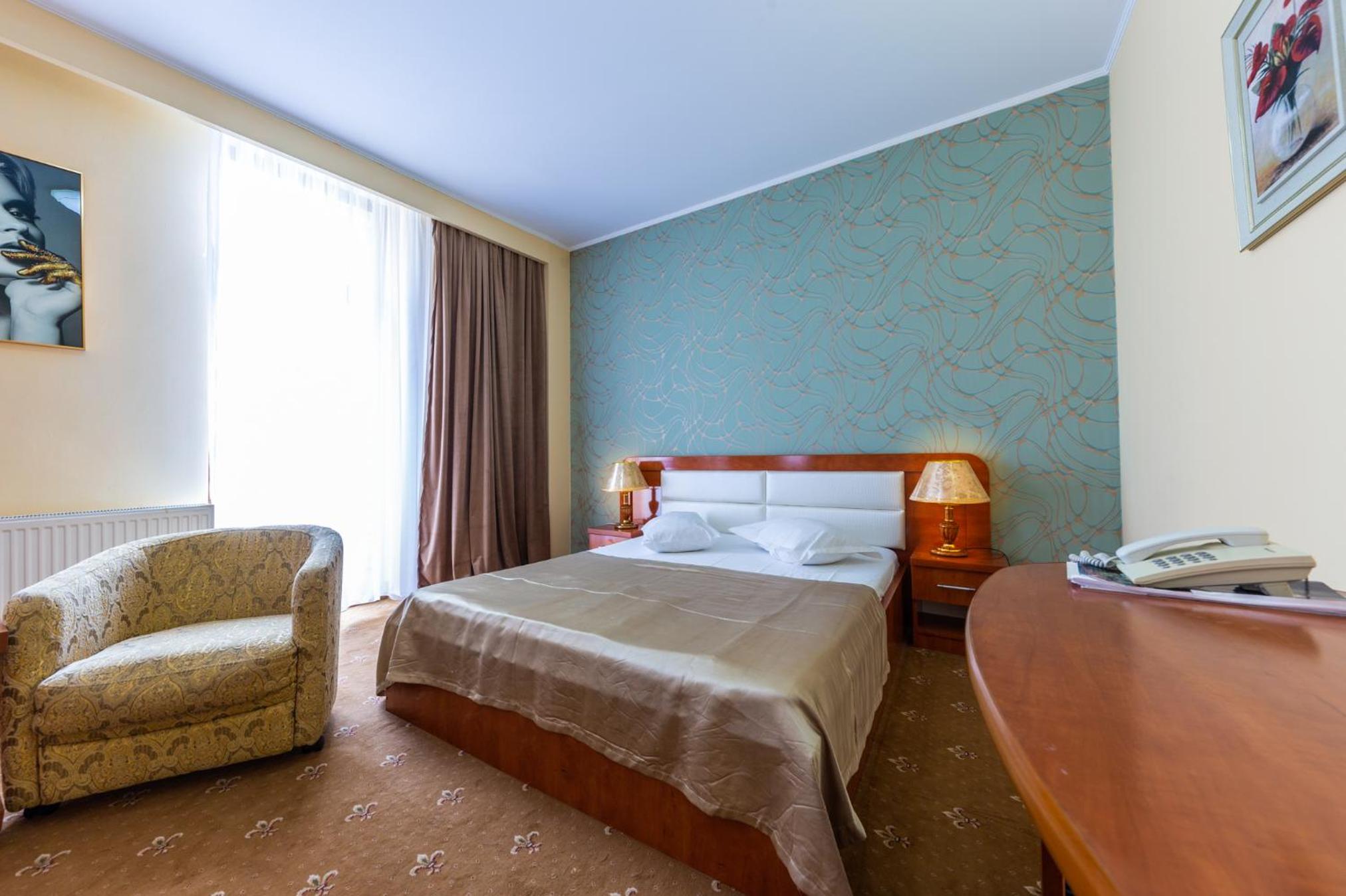 Triple Room - Photo 12