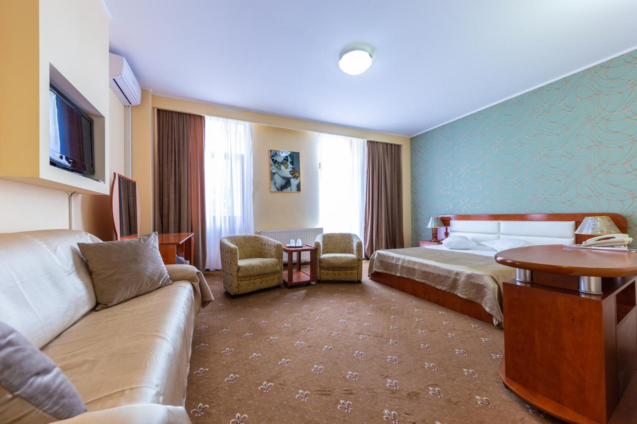 Triple Room - Photo 13