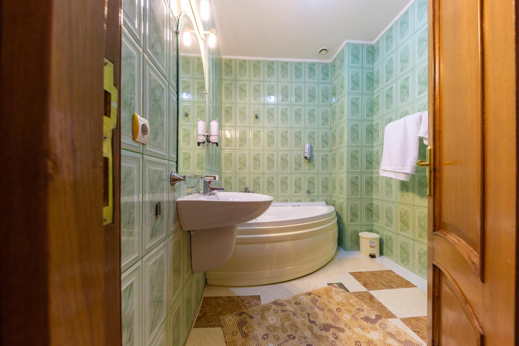 One-Bedroom Suite - Photo 7