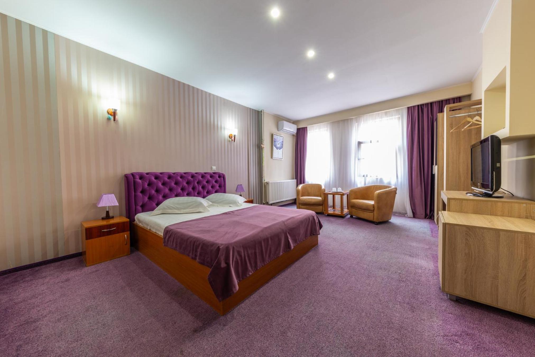 Double Room - Photo 22