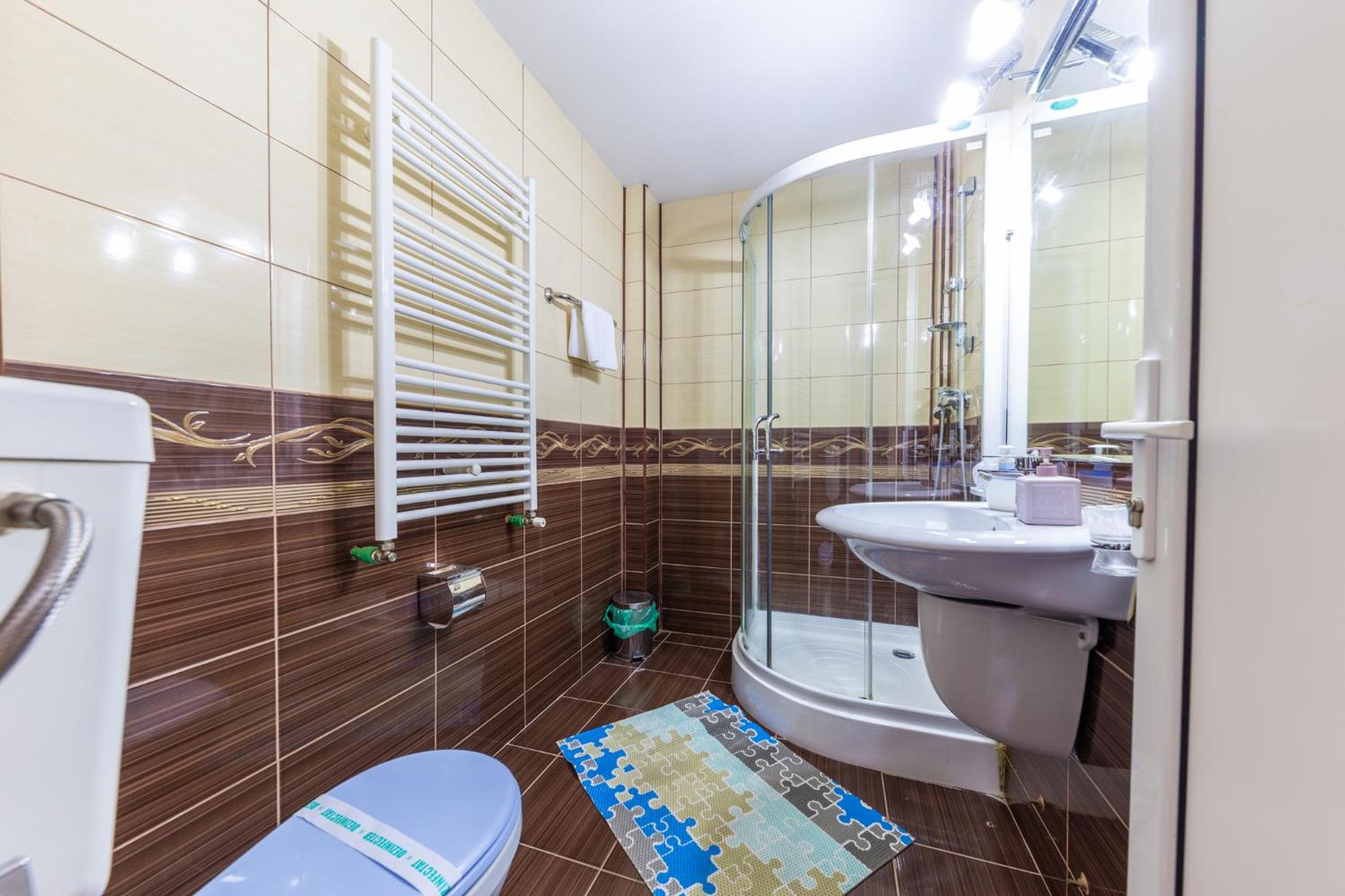 Double Room - Photo 25