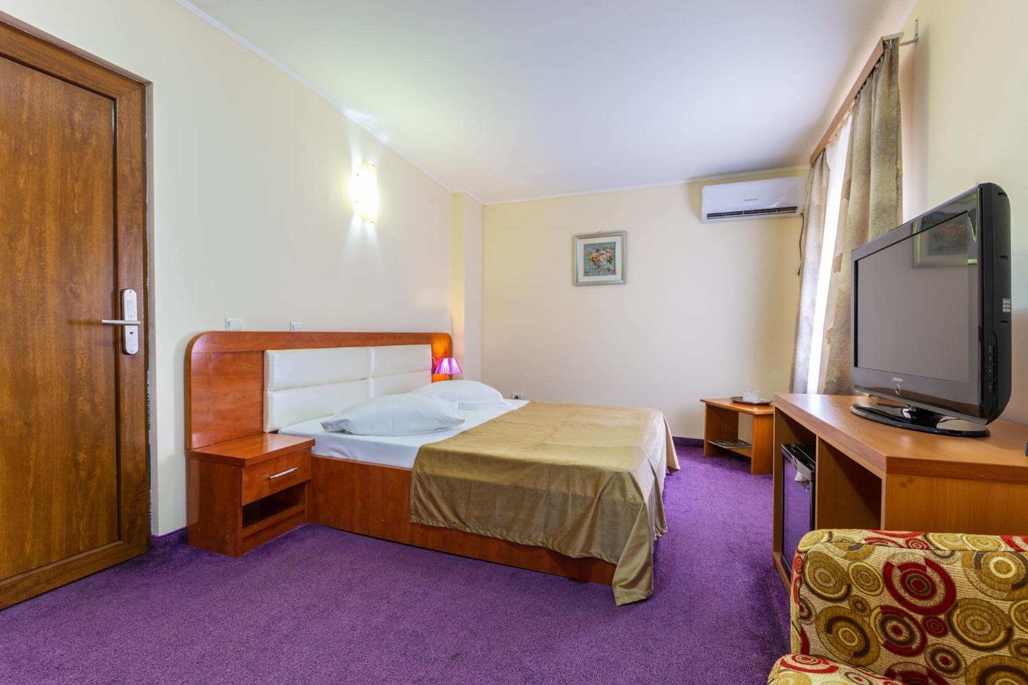 Double Room - Photo 26