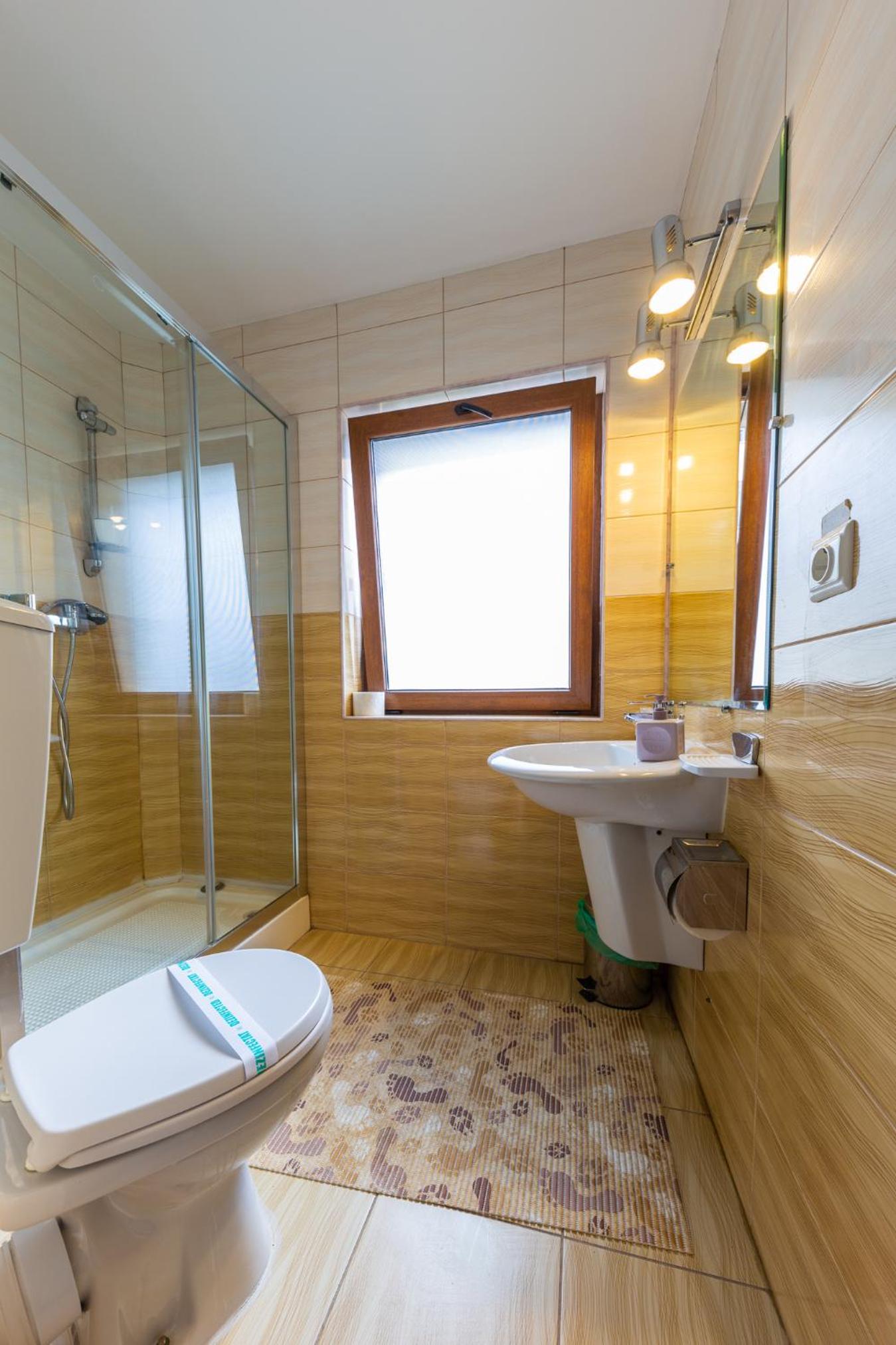 Double Room - Photo 27