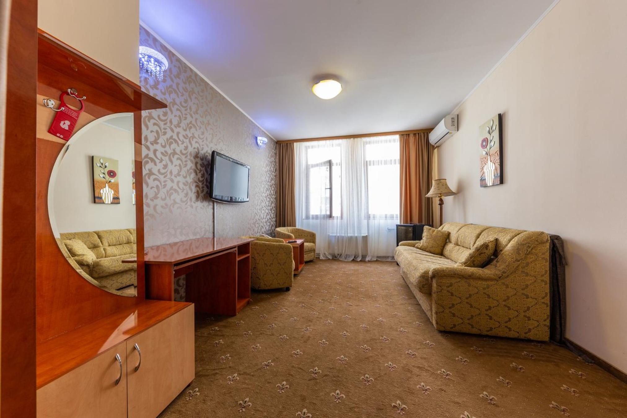 One-Bedroom Suite - Photo 18