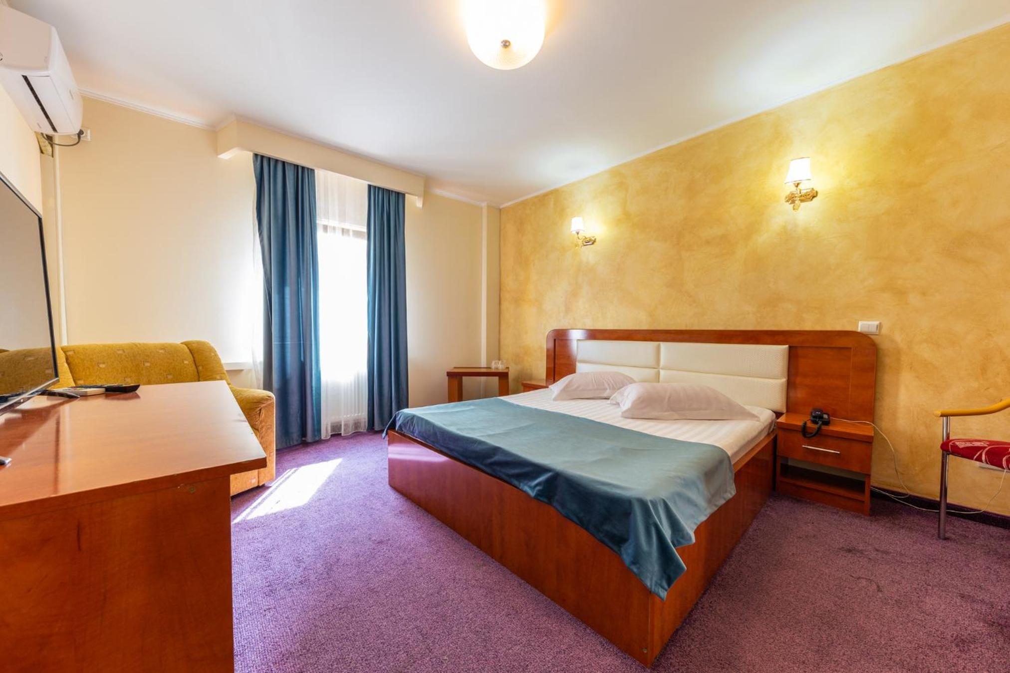 Double Room - Photo 28