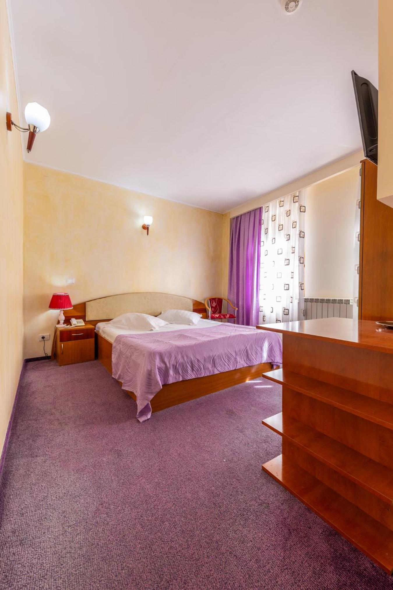 Double Room - Photo 32