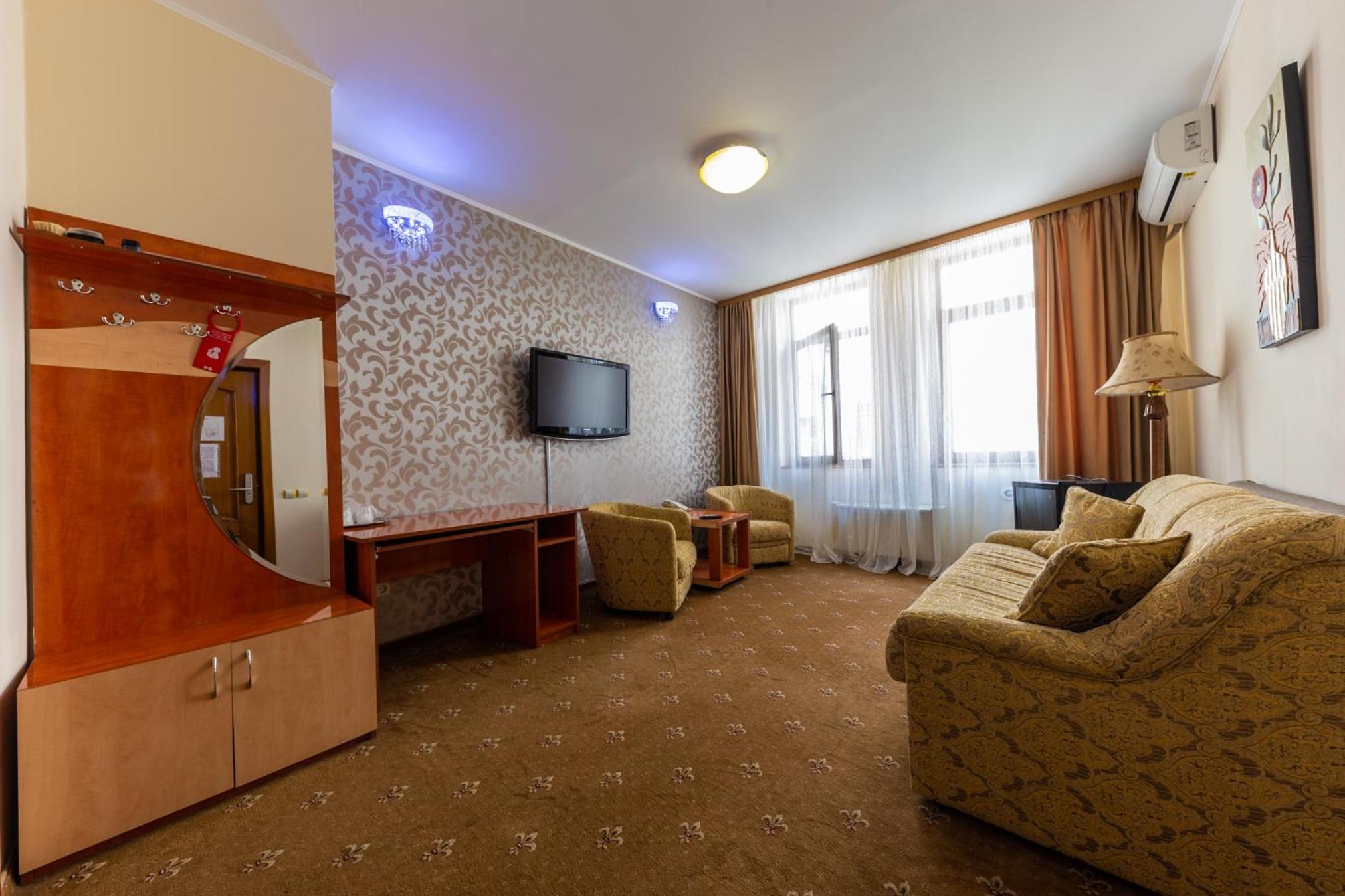 One-Bedroom Suite - Photo 1
