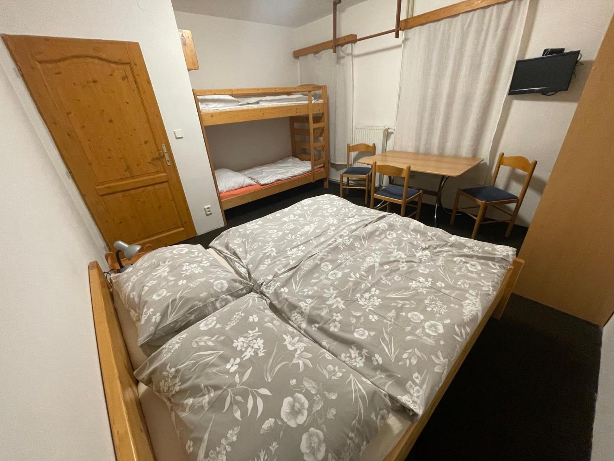 Quadruple Room with Bathroom photo 2