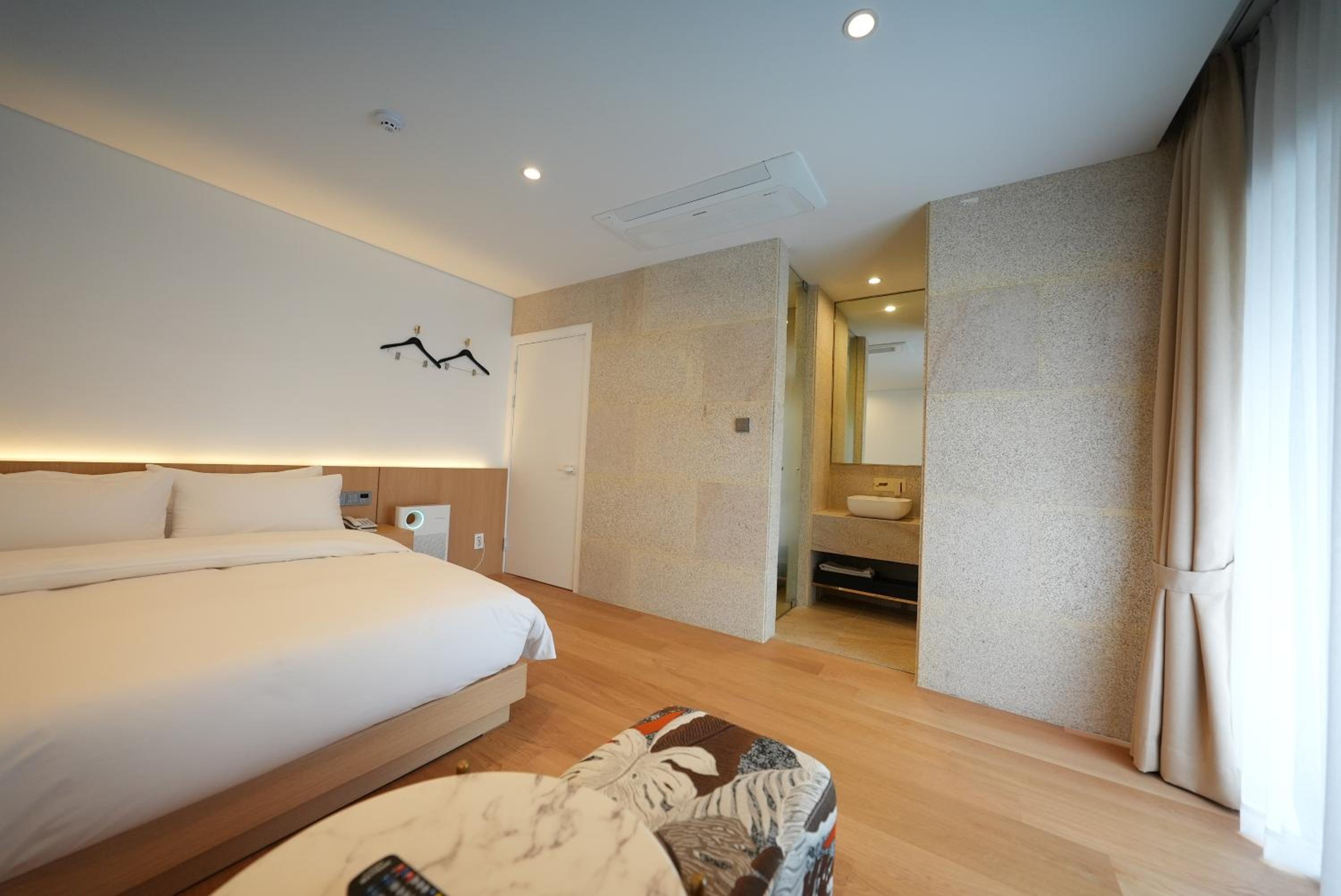 Deluxe Room - Photo 3