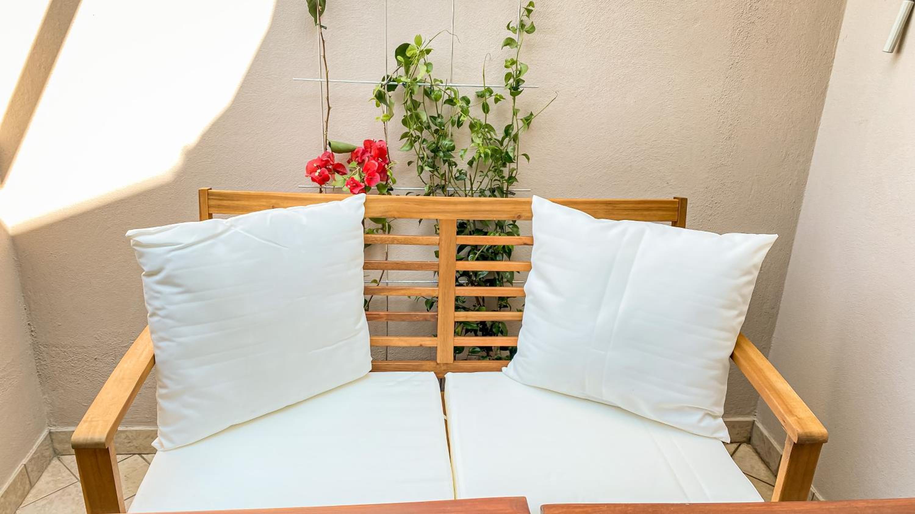 Two-Bedroom Apartment with Balcony photo 2