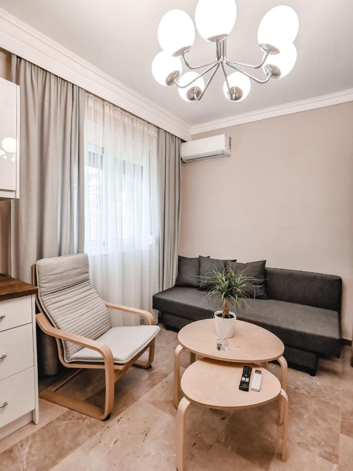 One-Bedroom Apartment photo 2