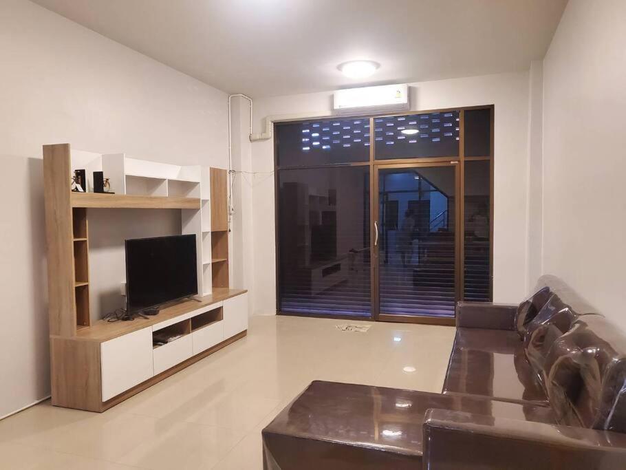 Apartment - Photo 2
