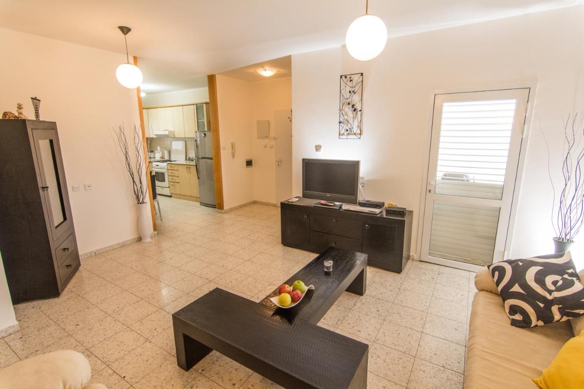 Apartment photo 2