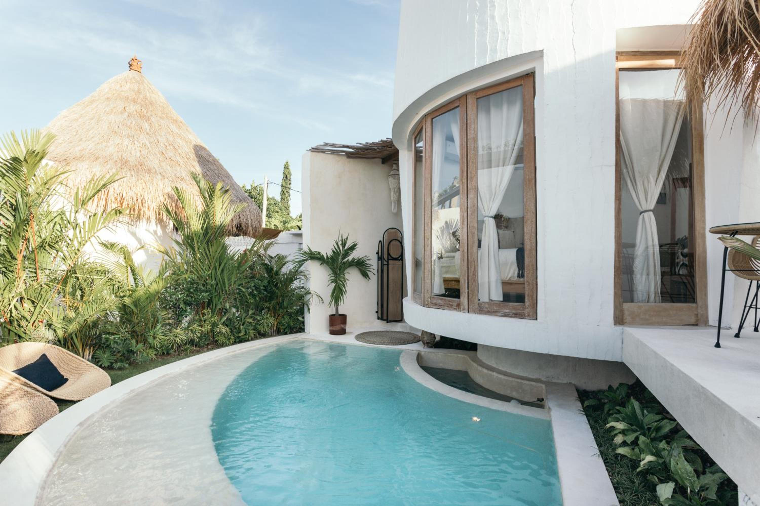 King Room with Pool View - Photo 2