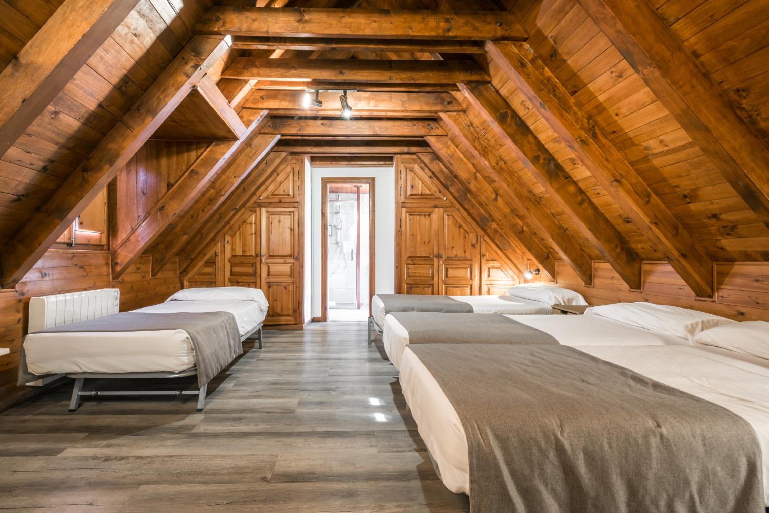 Quadruple Room - Photo 1