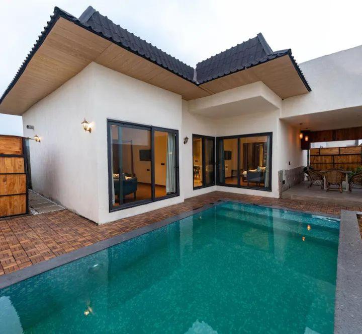 Two-Bedroom Villa - Photo 9