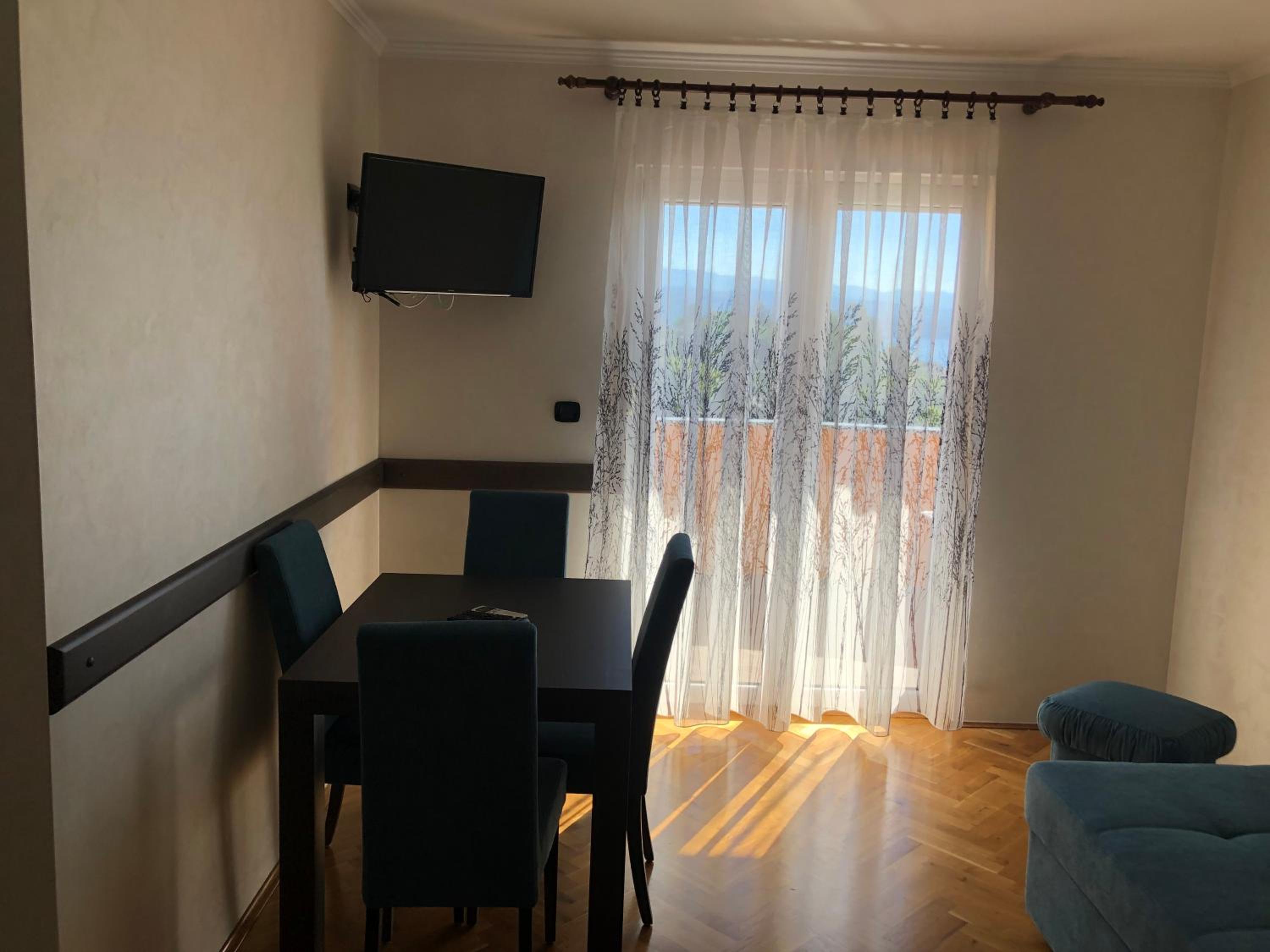 Two-Bedroom Apartment - Photo 9