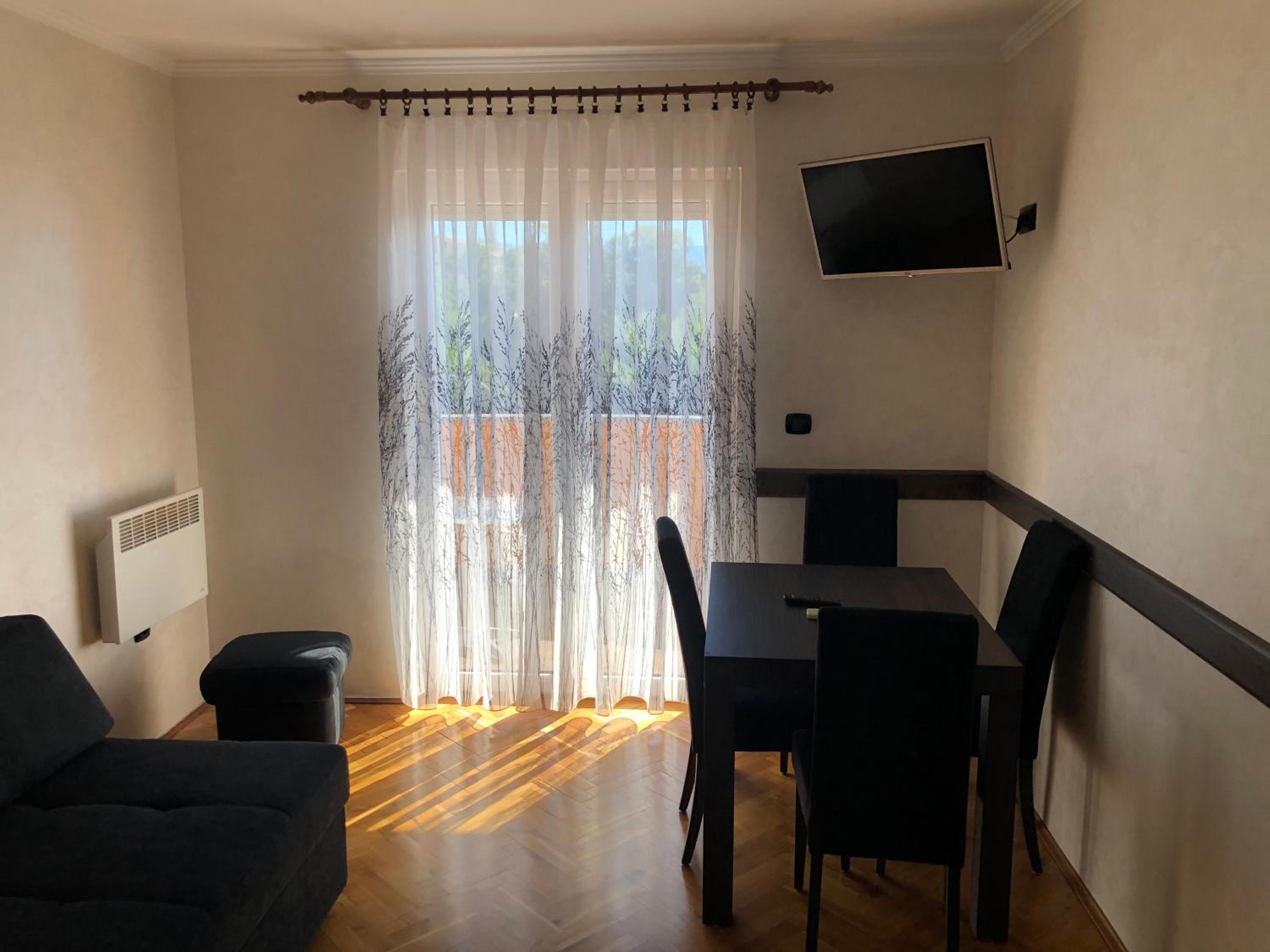 Two-Bedroom Apartment - Photo 7
