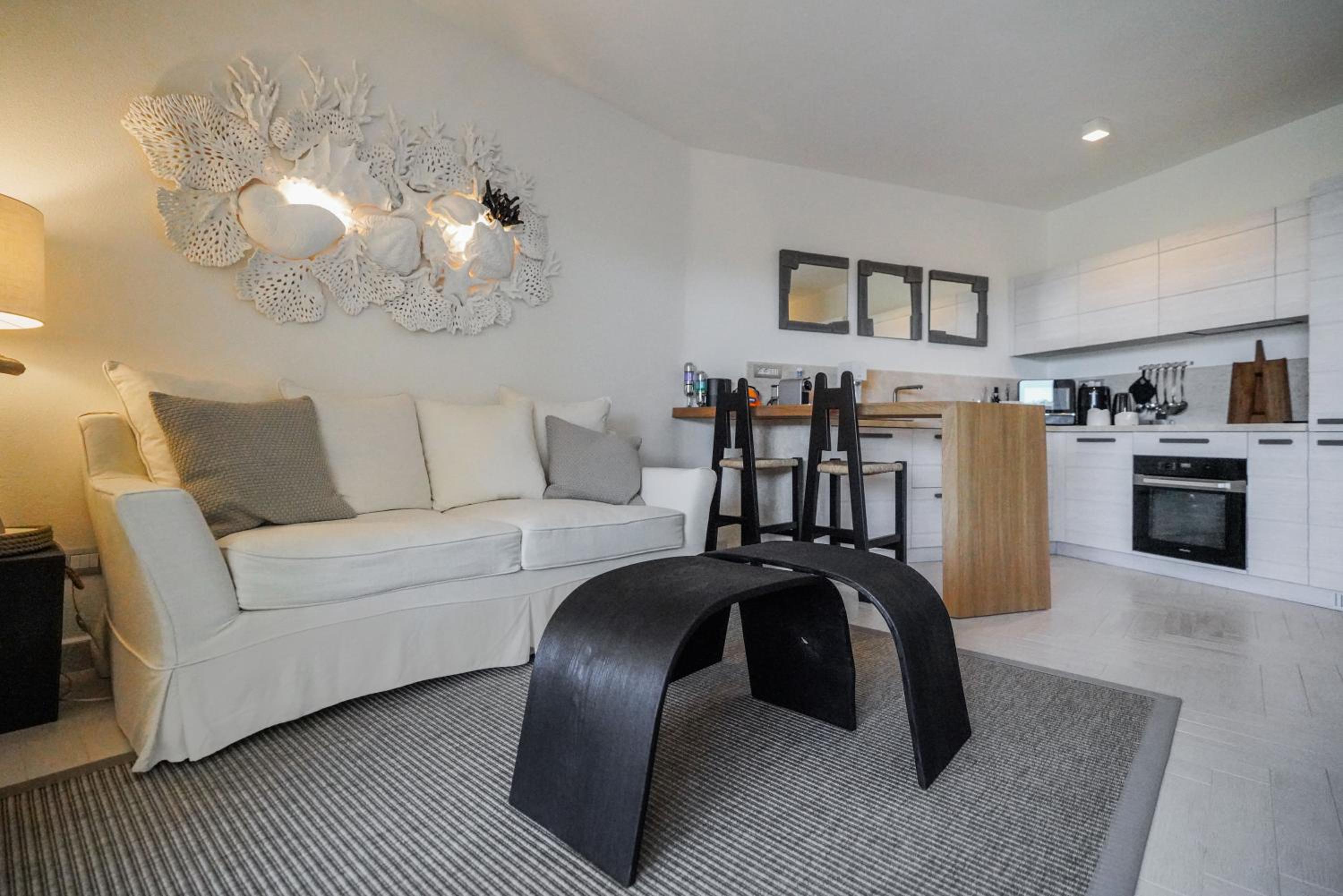 One-Bedroom House photo 1